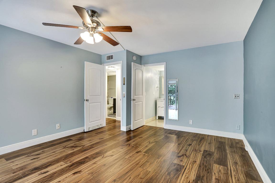 2041 Lyndhurst J Unit: 2041