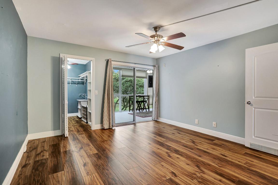 2041 Lyndhurst J Unit: 2041