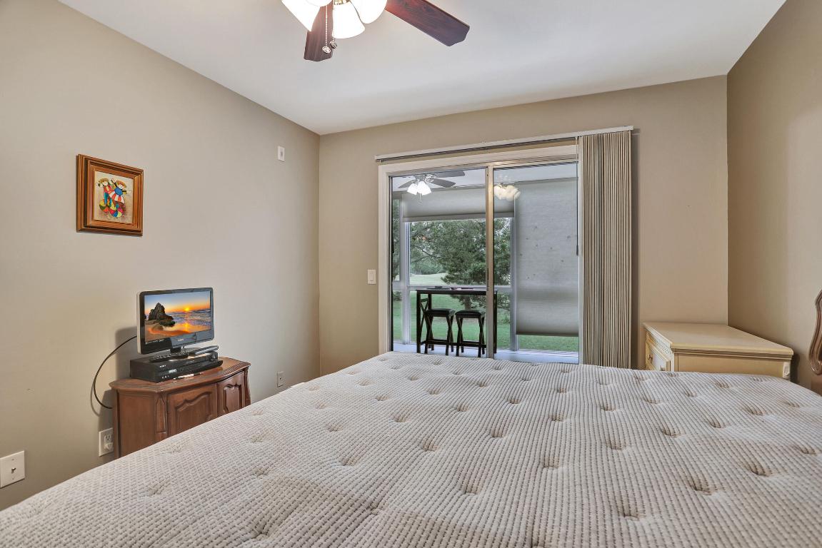 2041 Lyndhurst J Unit: 2041