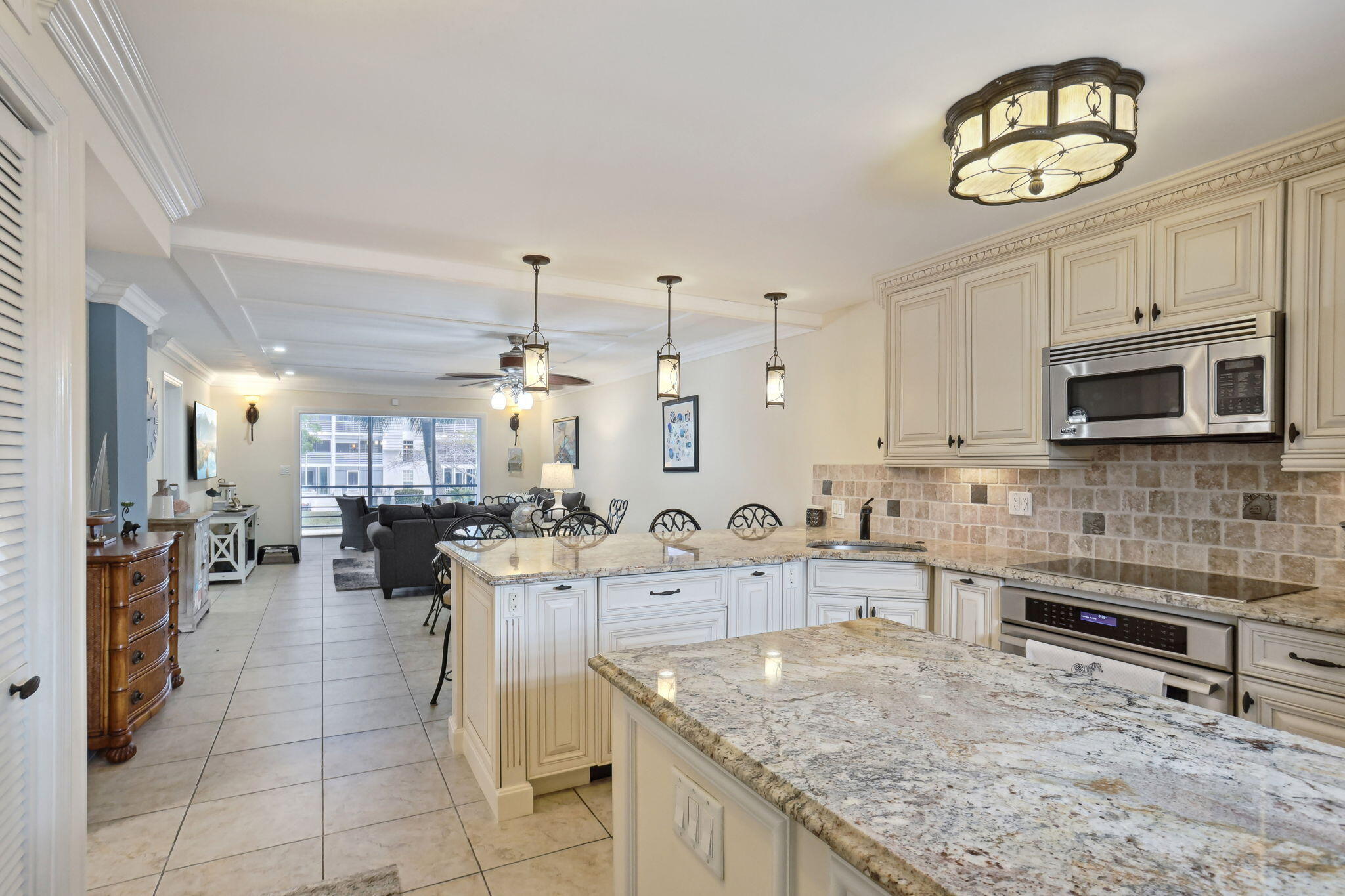 5900 NE 7th Avenue 204s