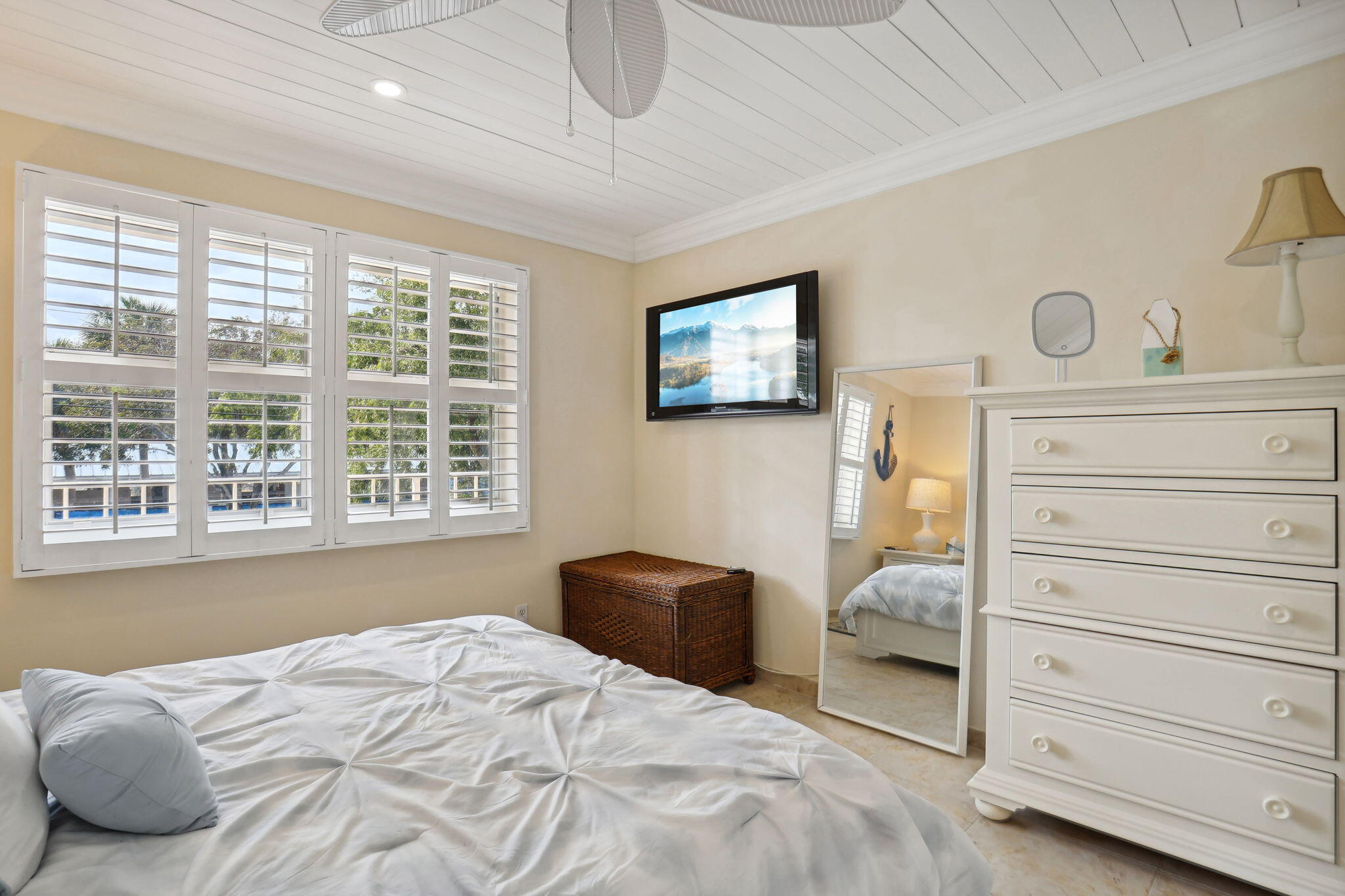 5900 NE 7th Avenue 204s