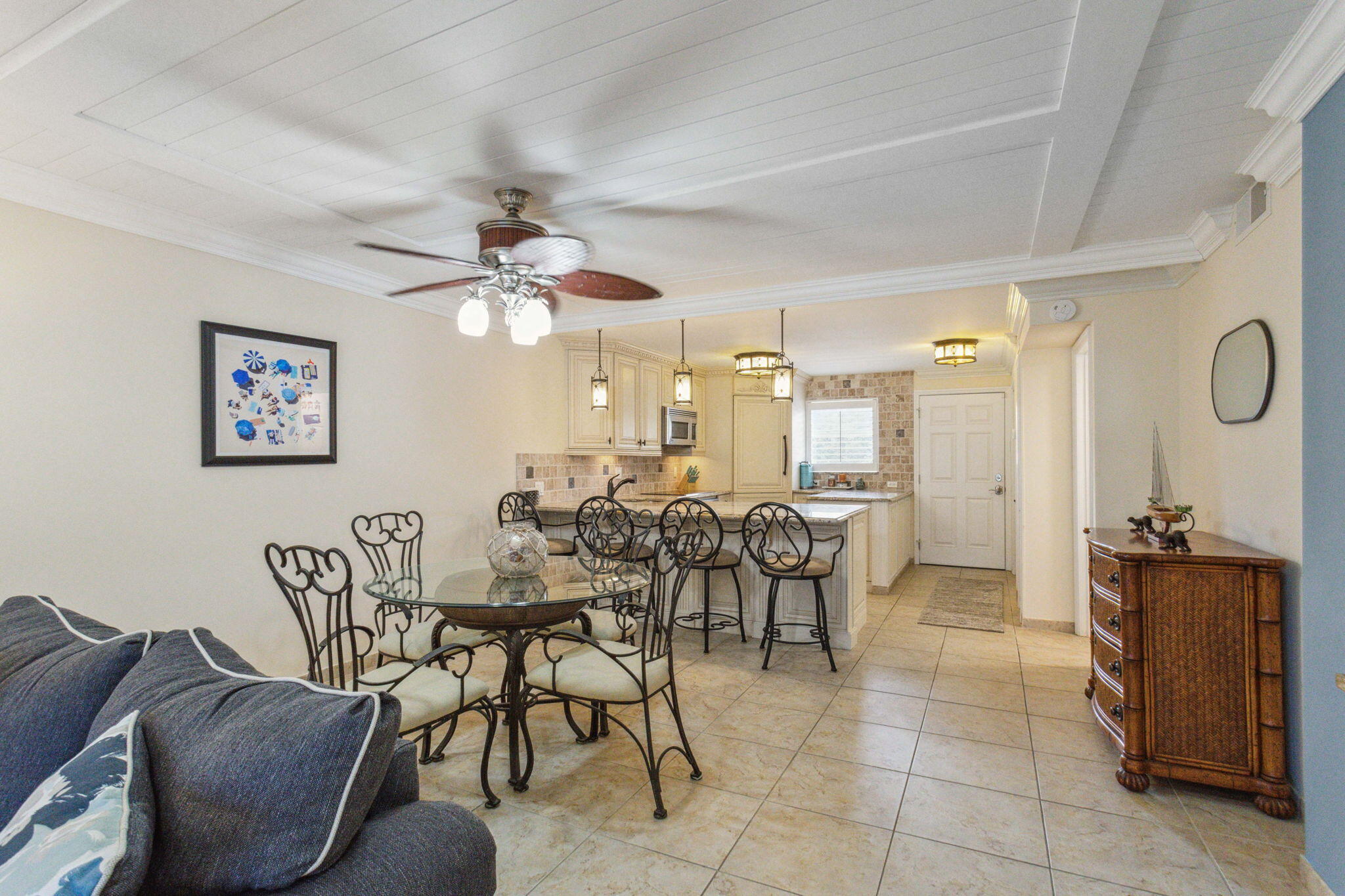 5900 NE 7th Avenue 204s