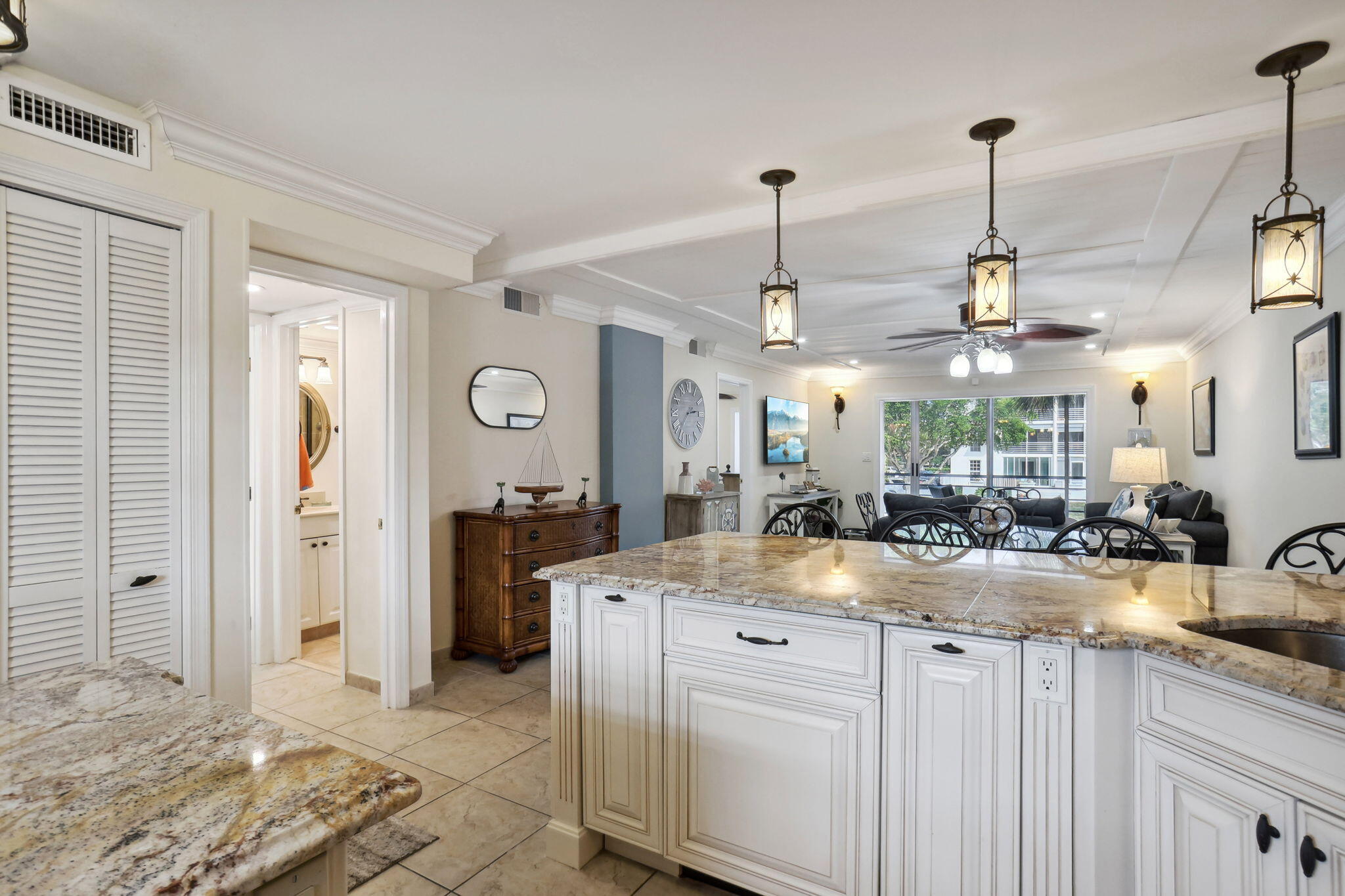 5900 NE 7th Avenue 204s