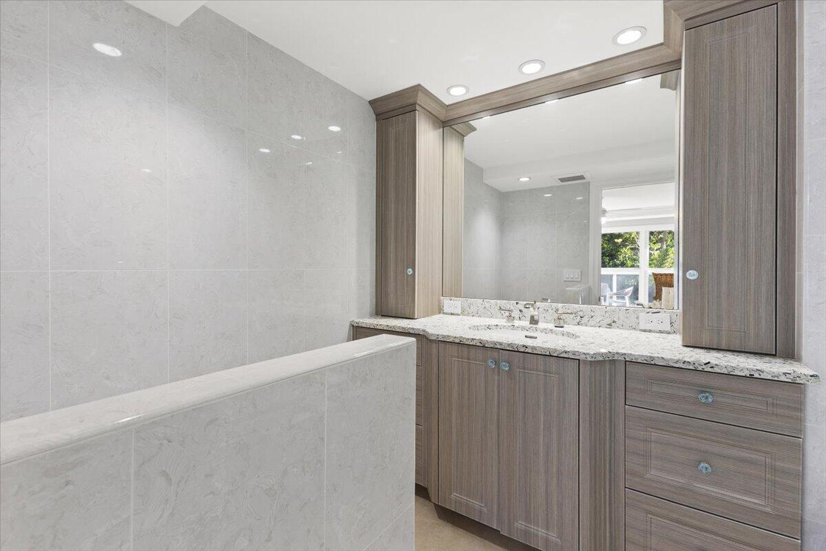 4605 S Ocean Boulevard 2b/3b