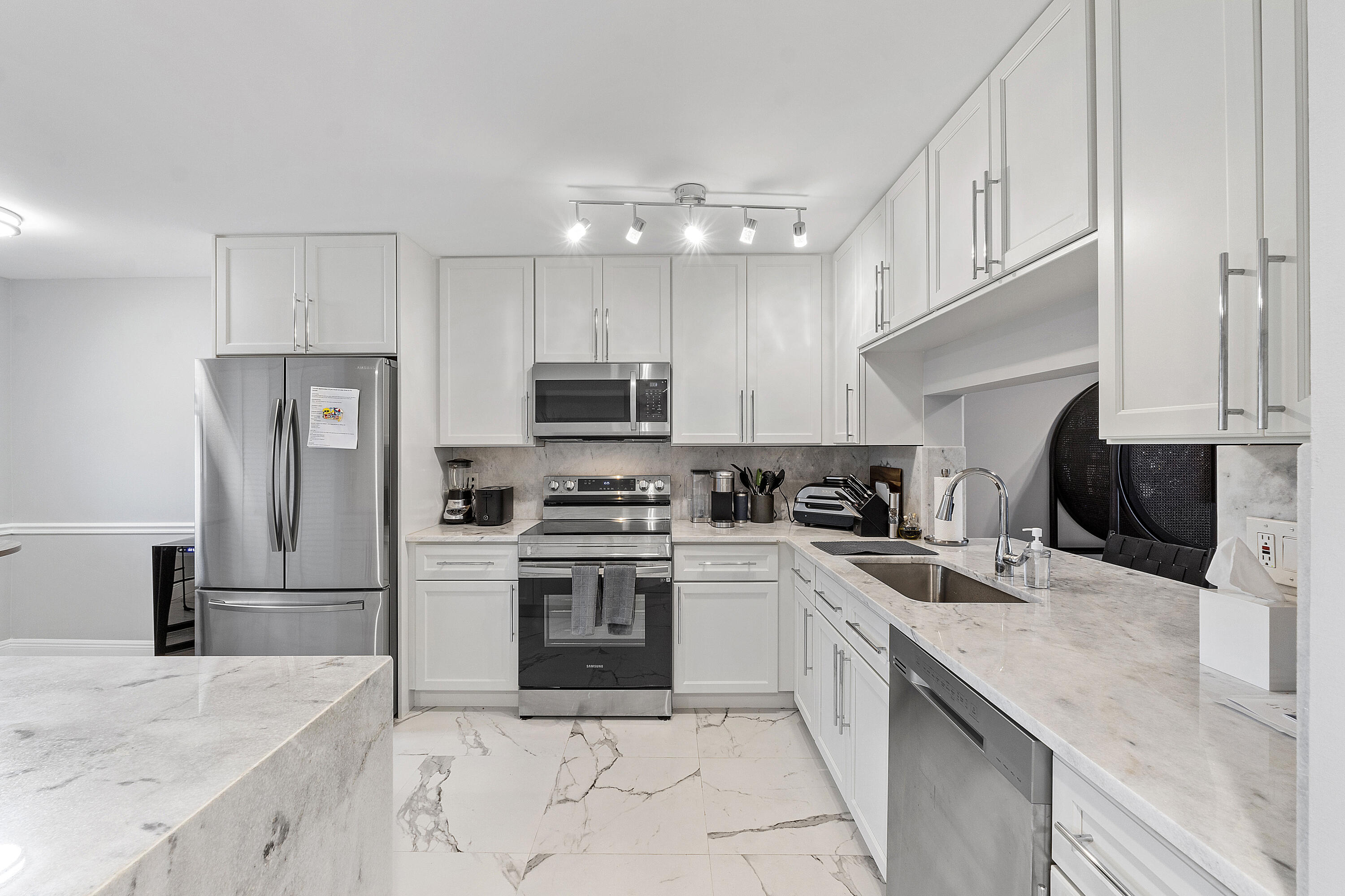 5550 Witney Drive 205