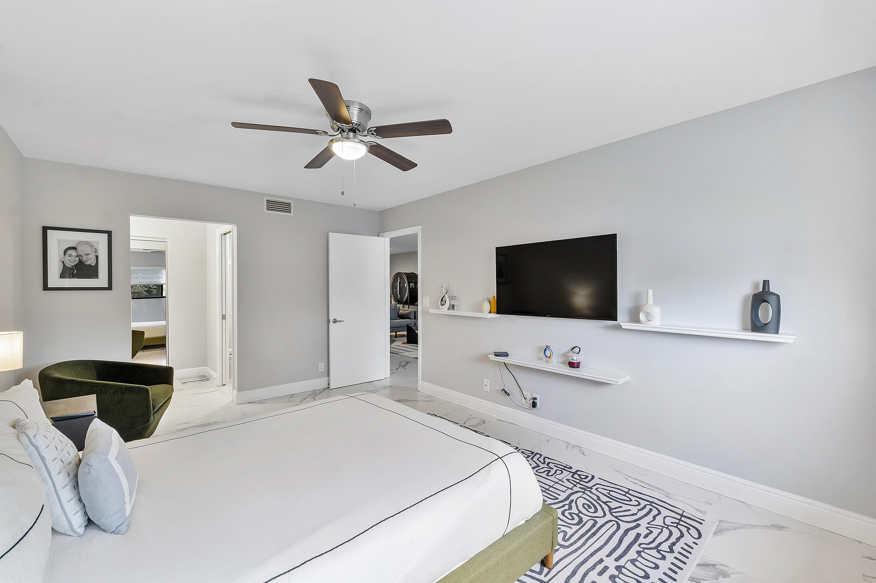 5550 Witney Drive 205