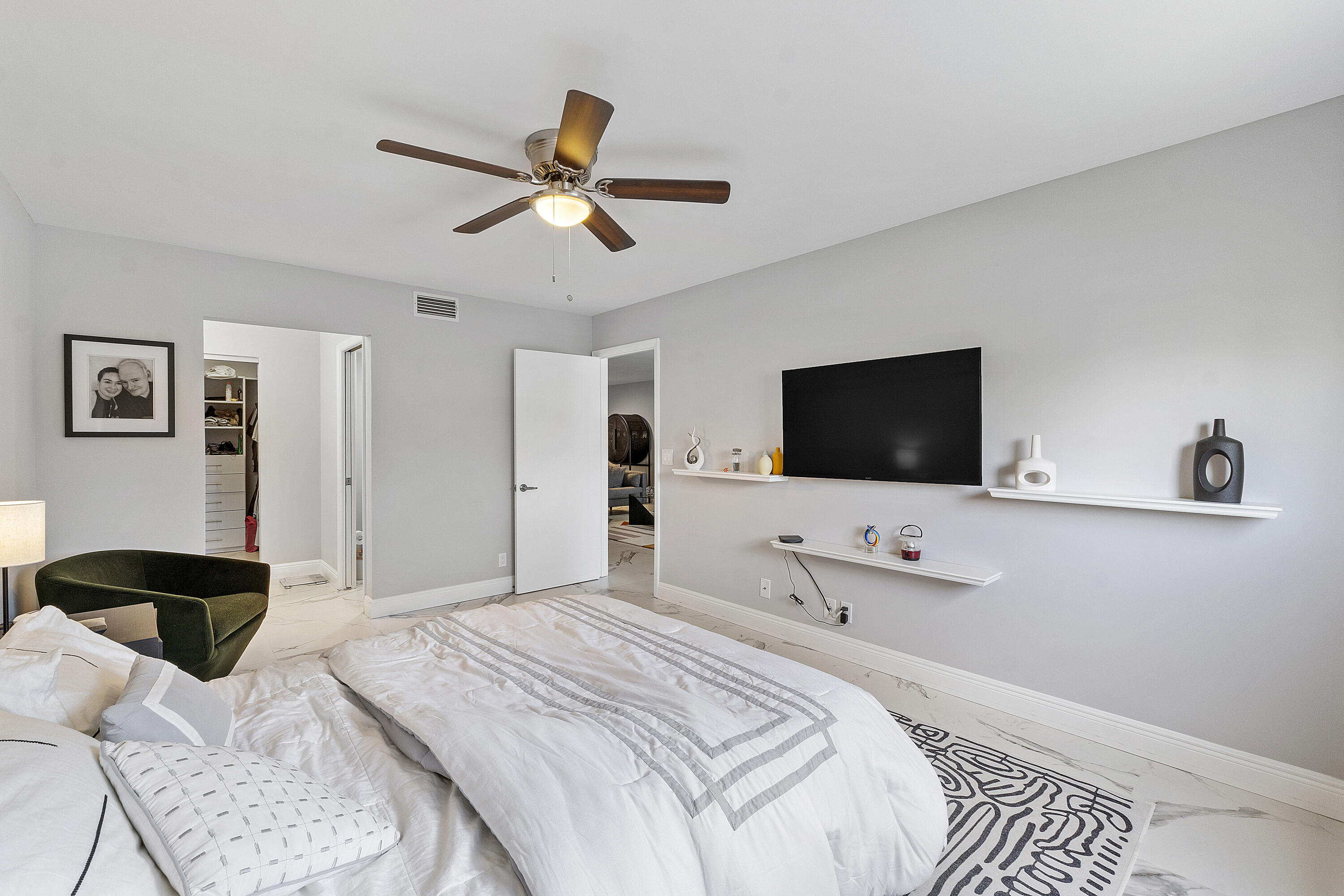 5550 Witney Drive 205