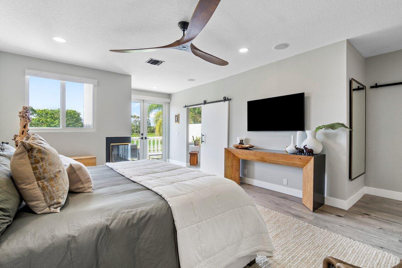 350 E Royal Palm Road