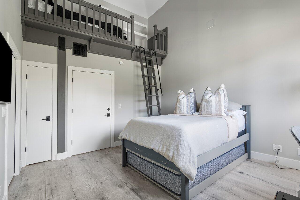 350 E Royal Palm Road