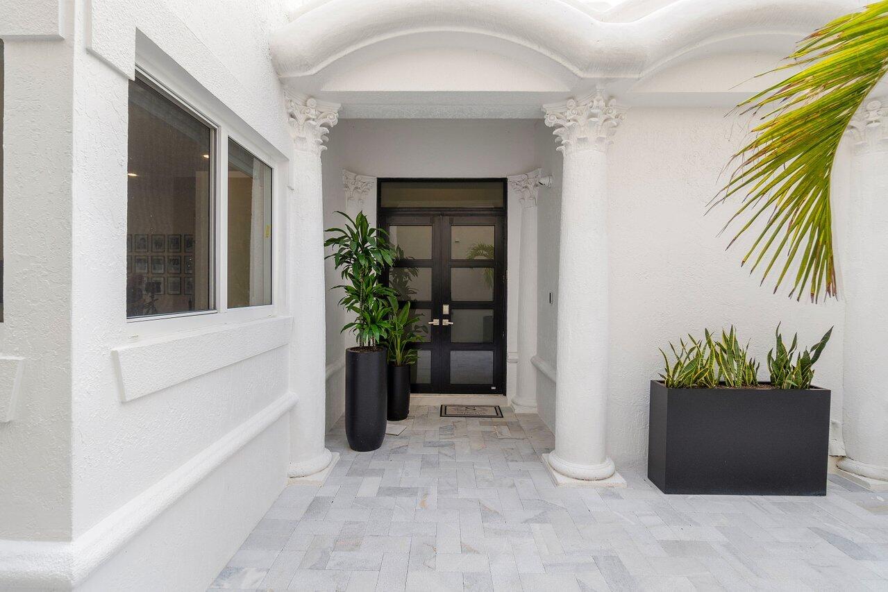 350 E Royal Palm Road