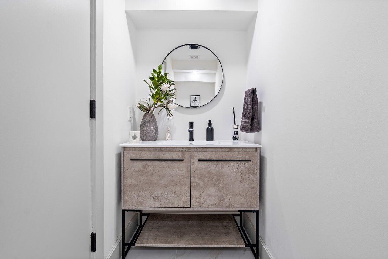 350 E Royal Palm Road