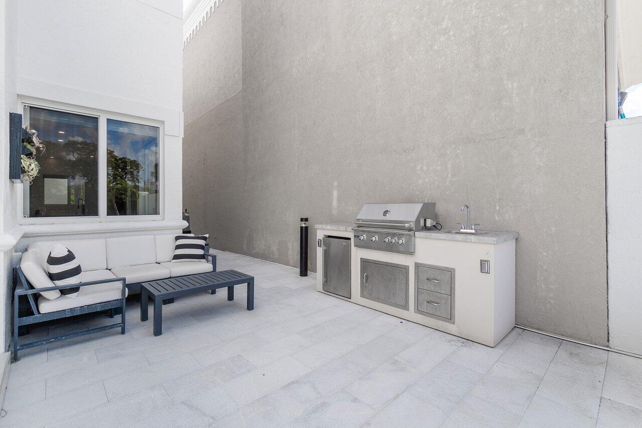 350 E Royal Palm Road