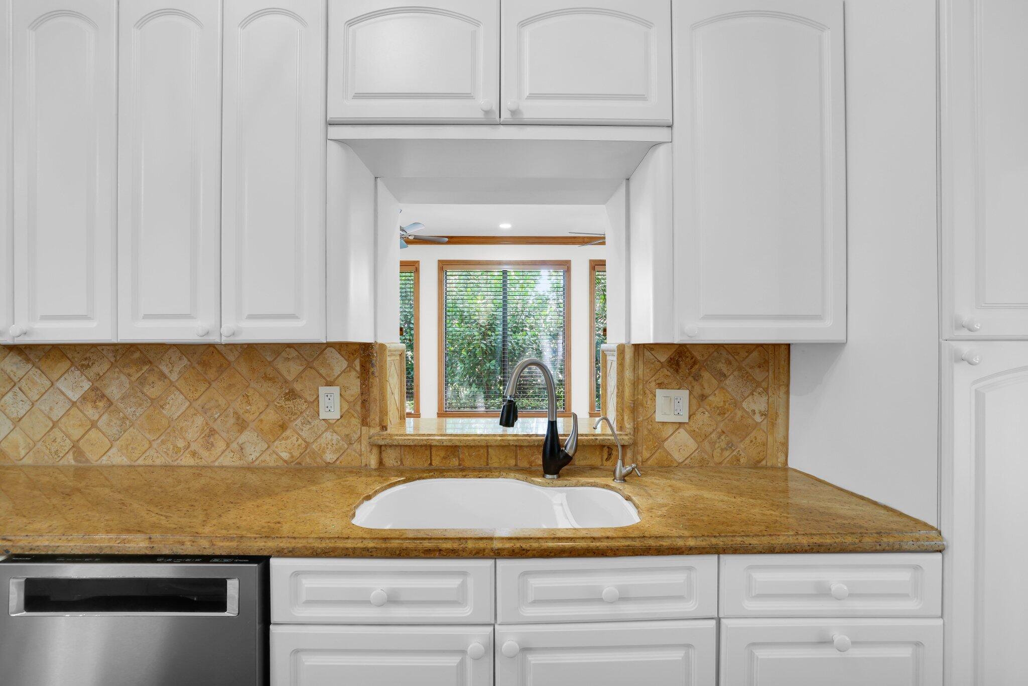 6479 Las Flores Drive