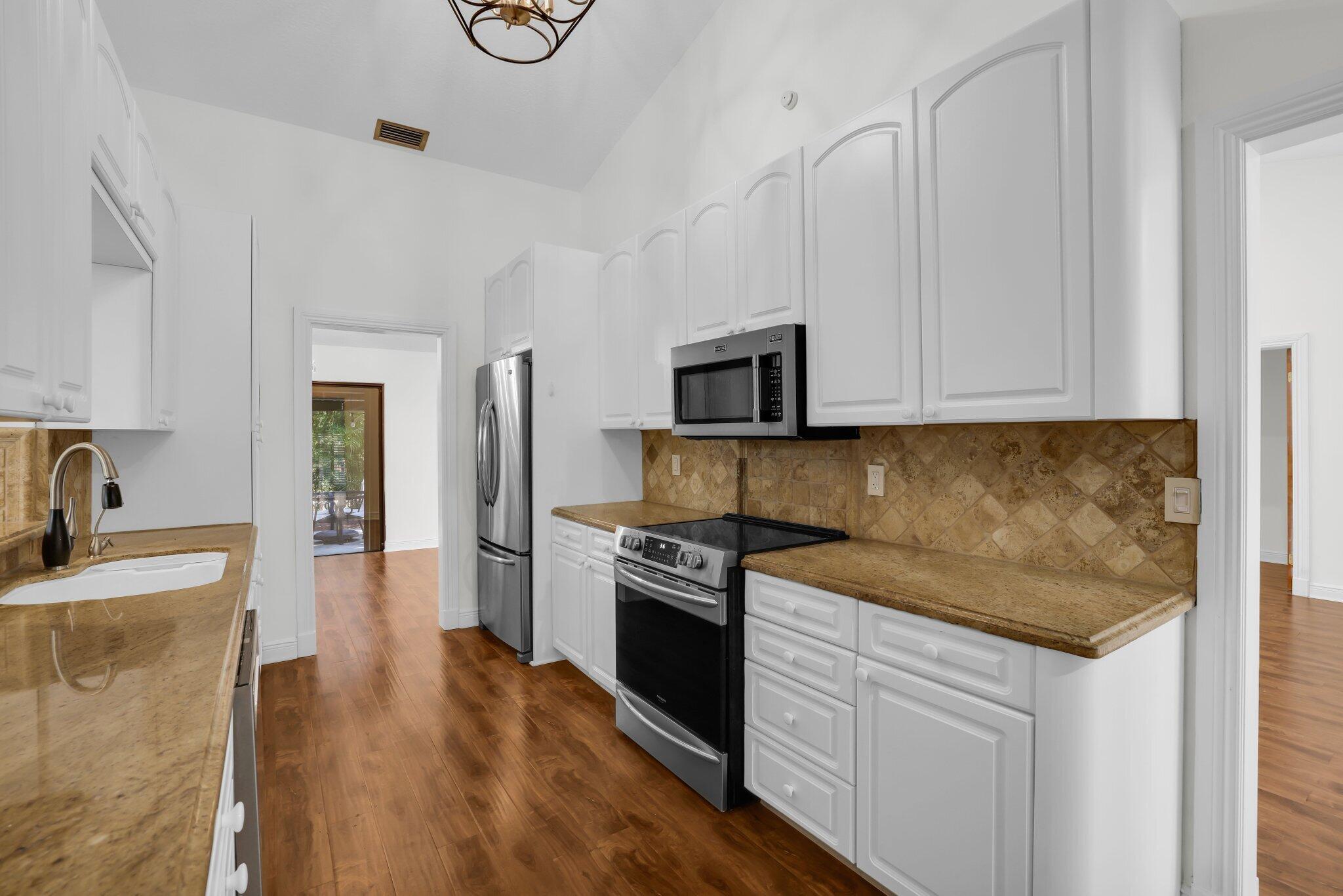 6479 Las Flores Drive