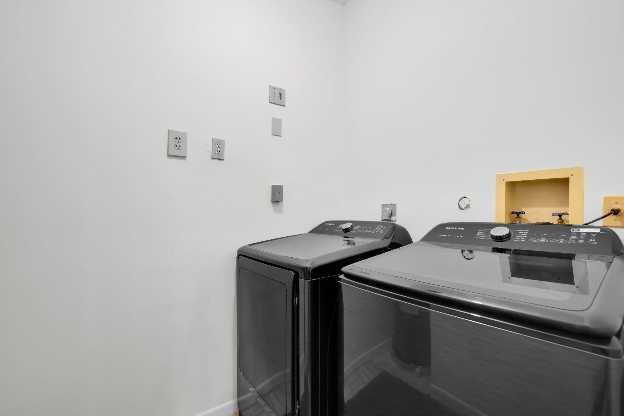 6479 Las Flores Drive