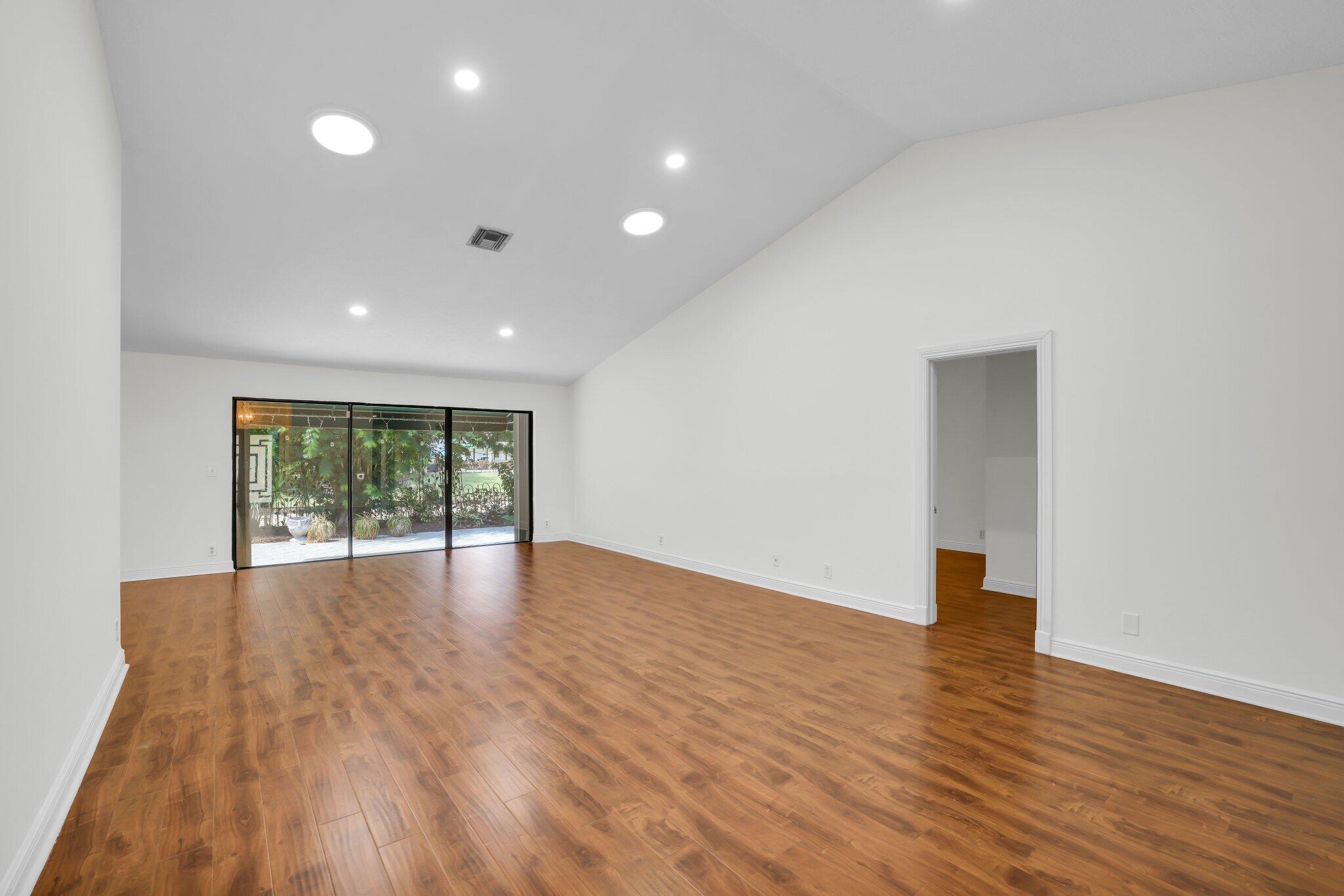 6479 Las Flores Drive