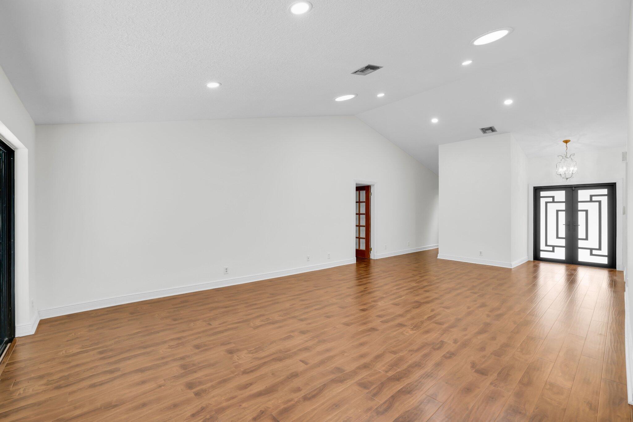 6479 Las Flores Drive