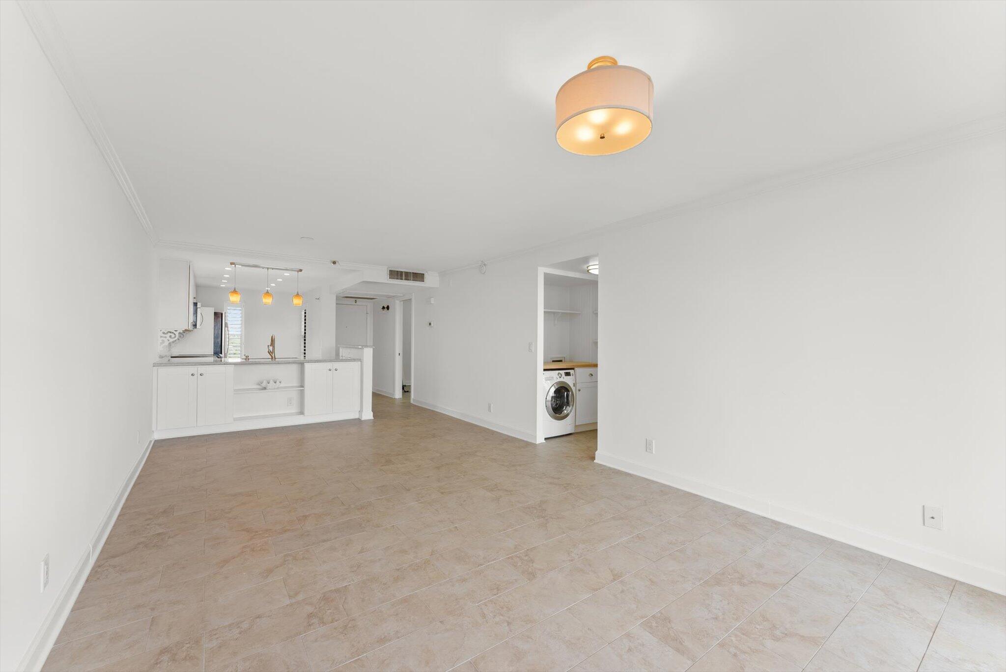 18 Royal Palm Way 5050