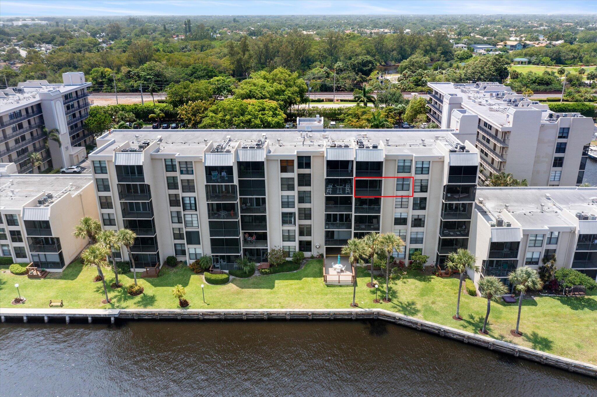 18 Royal Palm Way 5050