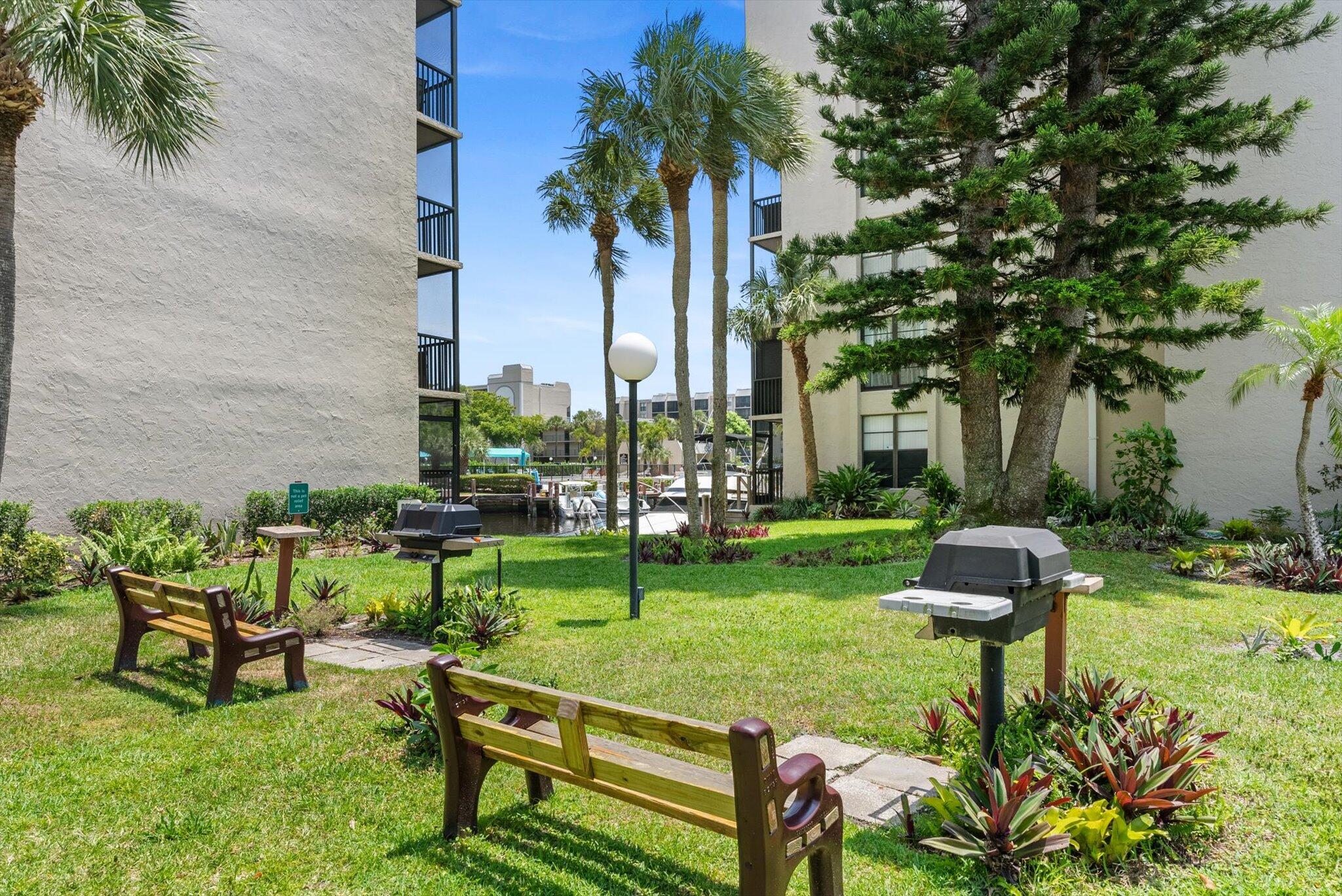 18 Royal Palm Way 5050