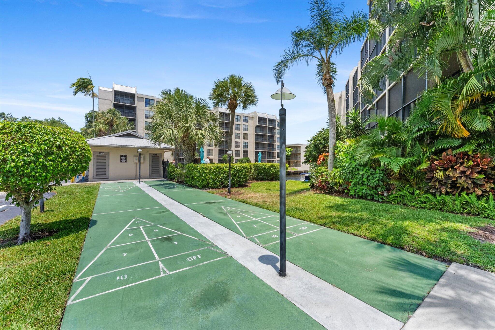 18 Royal Palm Way 5050