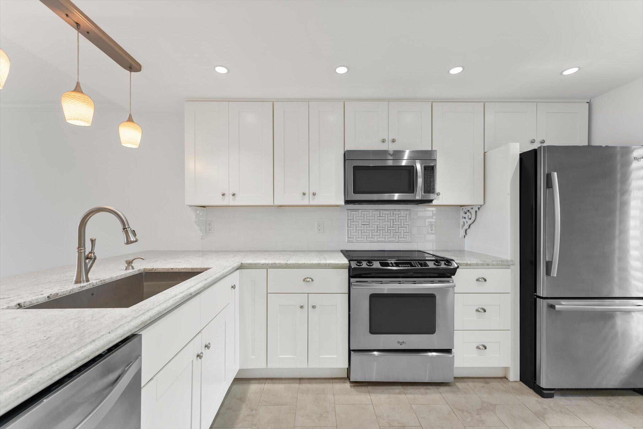 18 Royal Palm Way 5050