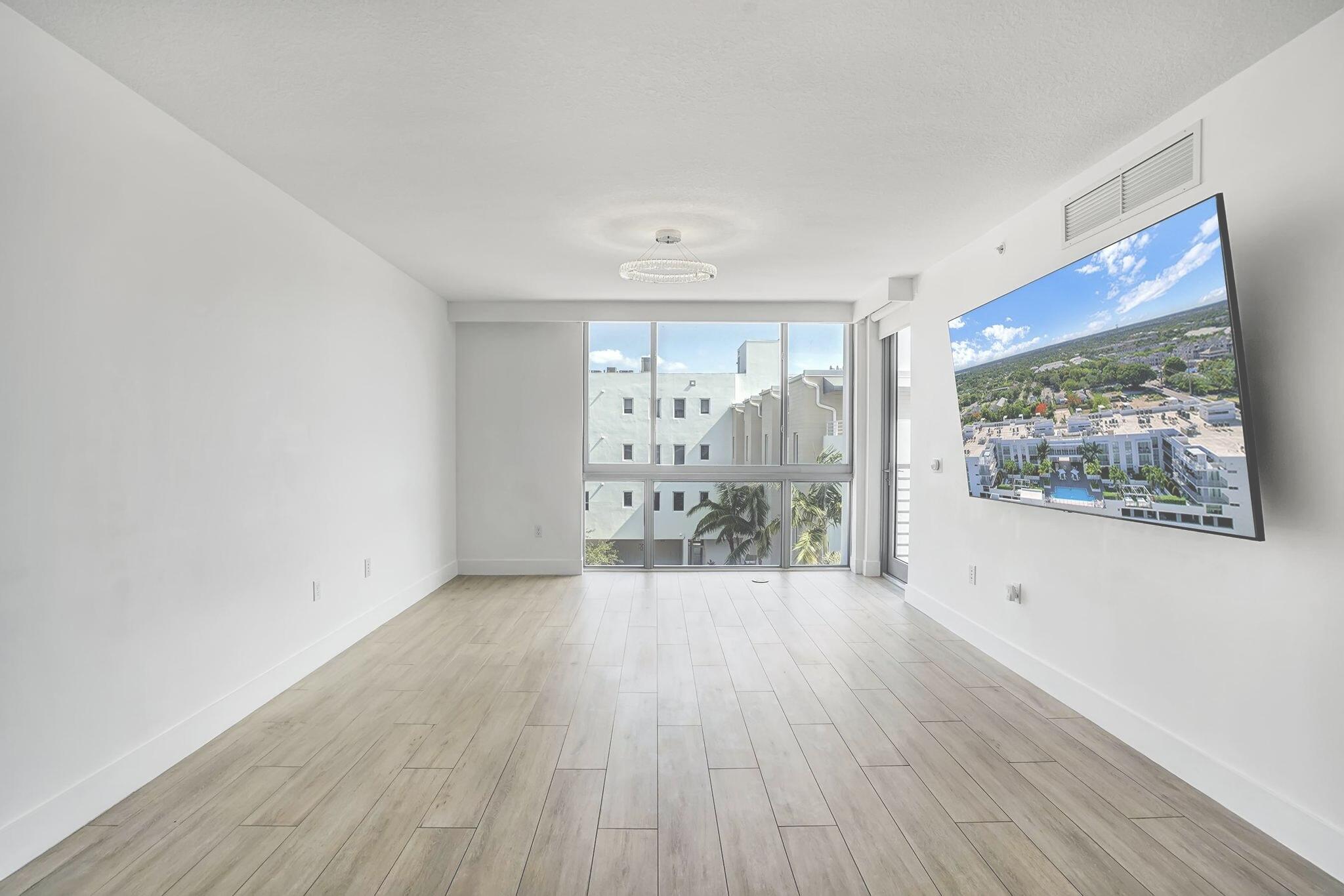 111 SE 1st Avenue 407