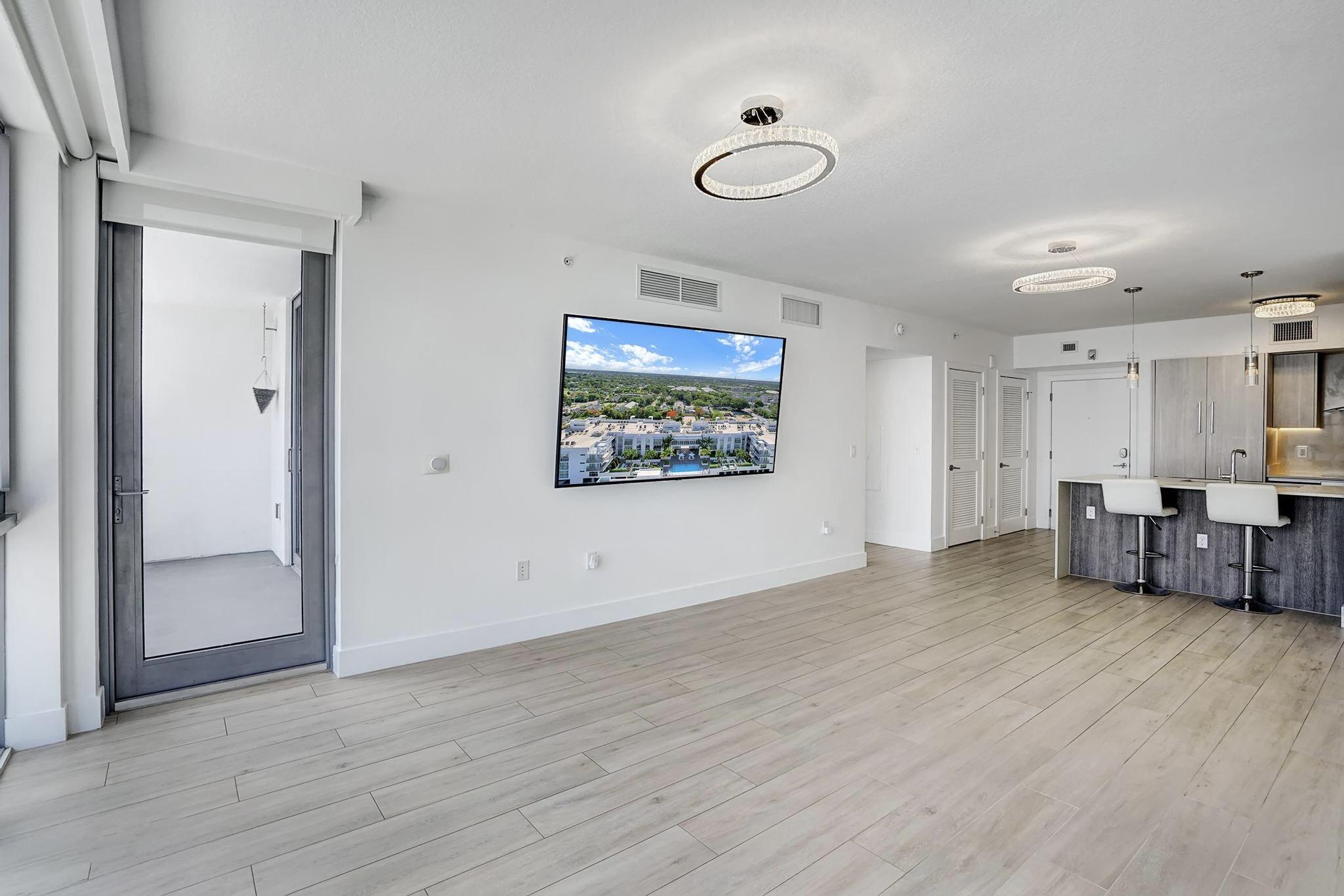 111 SE 1st Avenue 407