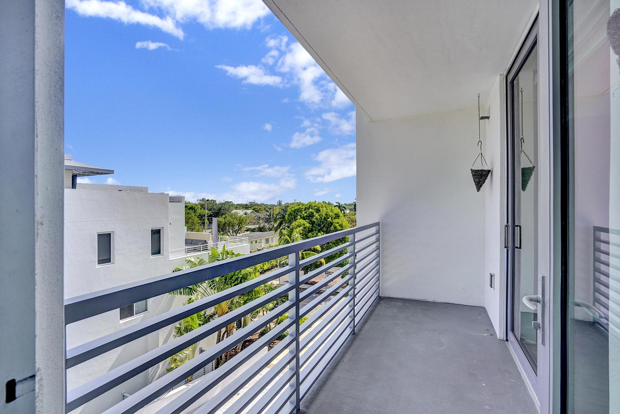 111 SE 1st Avenue 407