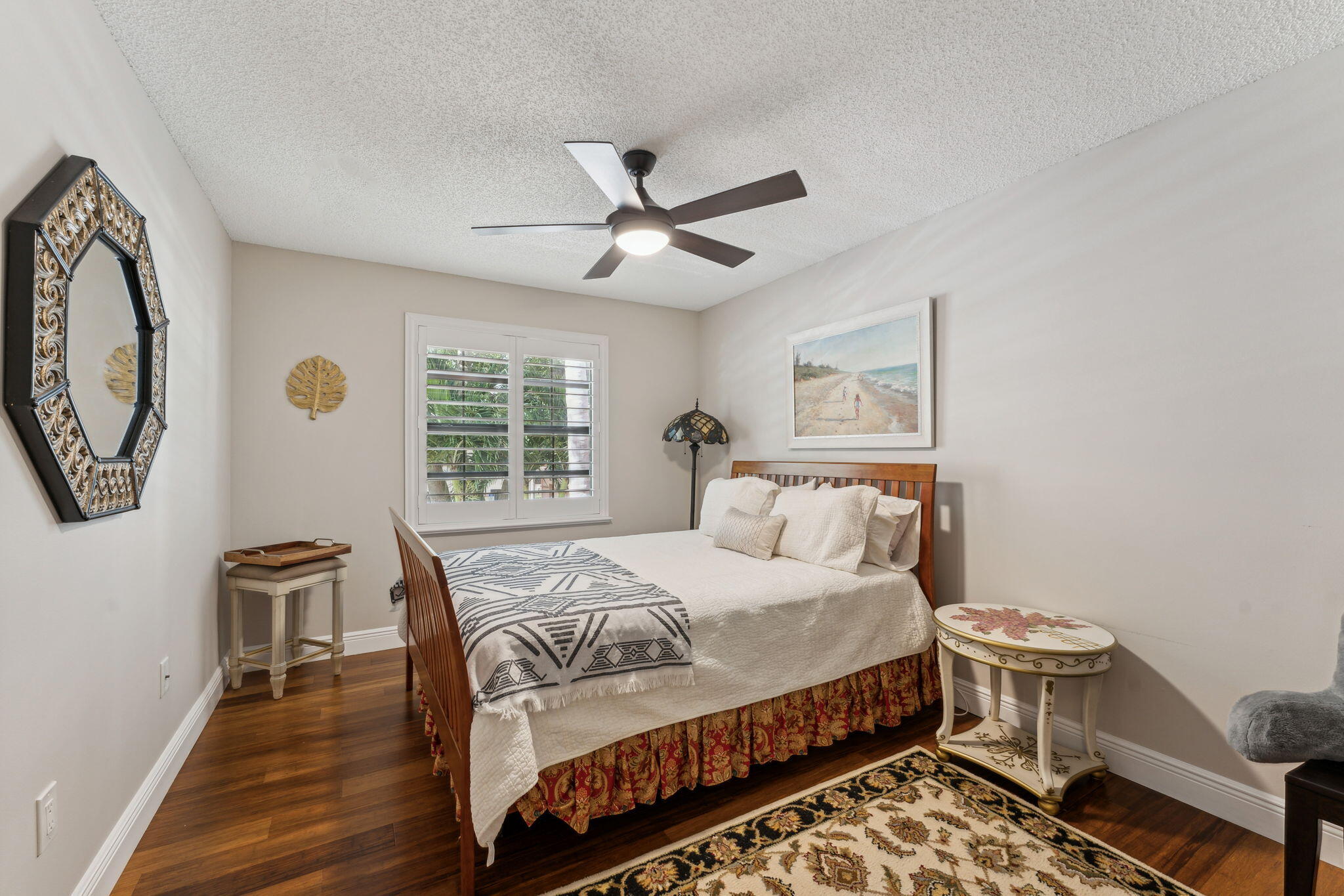 5187 Europa Drive O