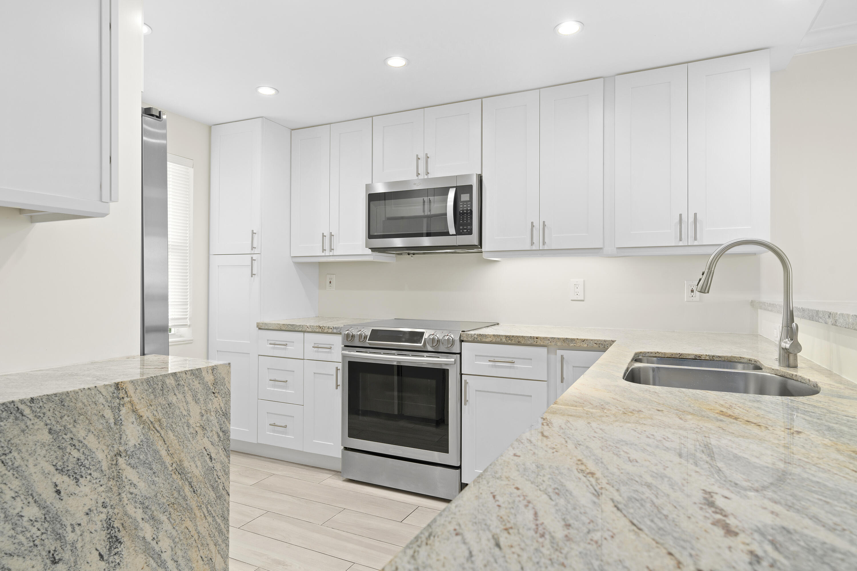 3180 NE 48th Court 401