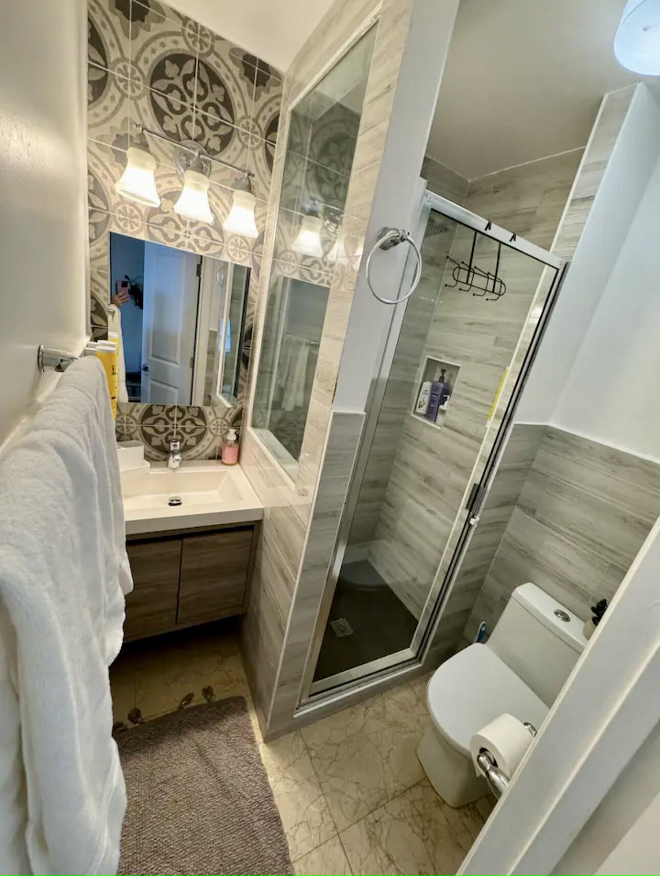 408 SE 12th Court 3b
