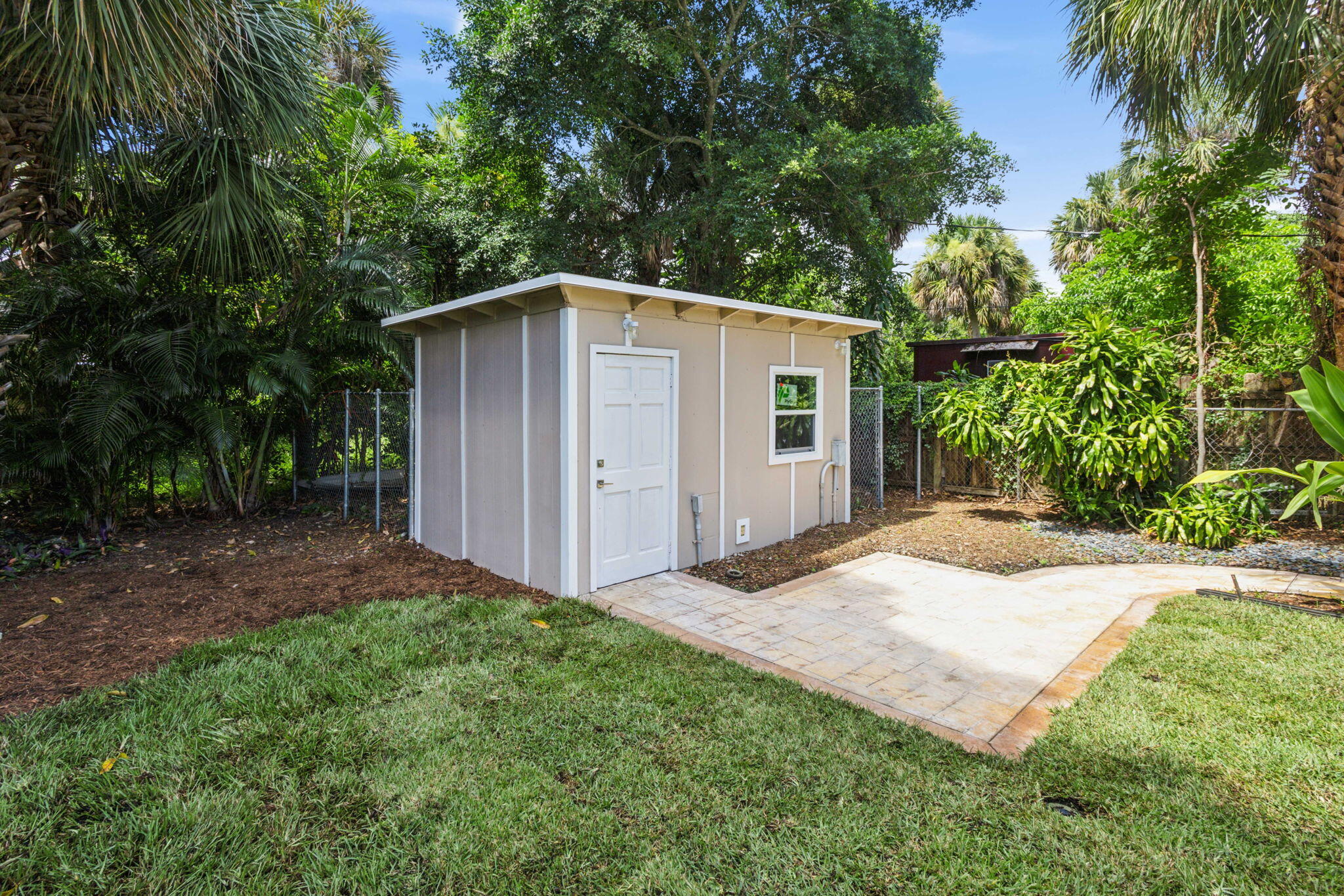 136 NW 10th Street