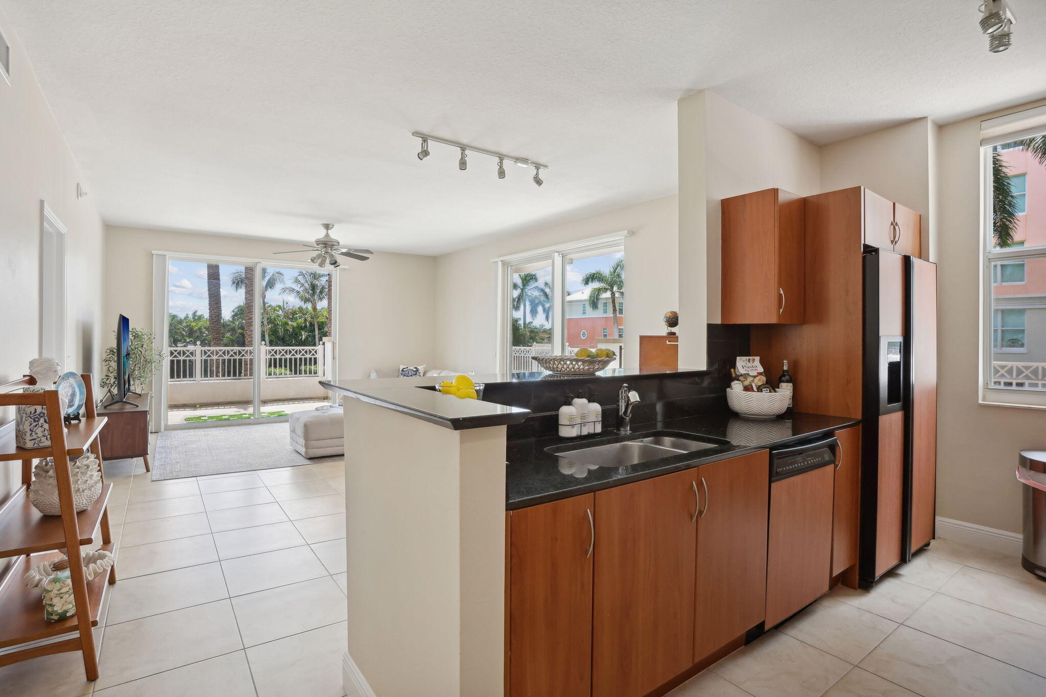806 E Windward Way 217