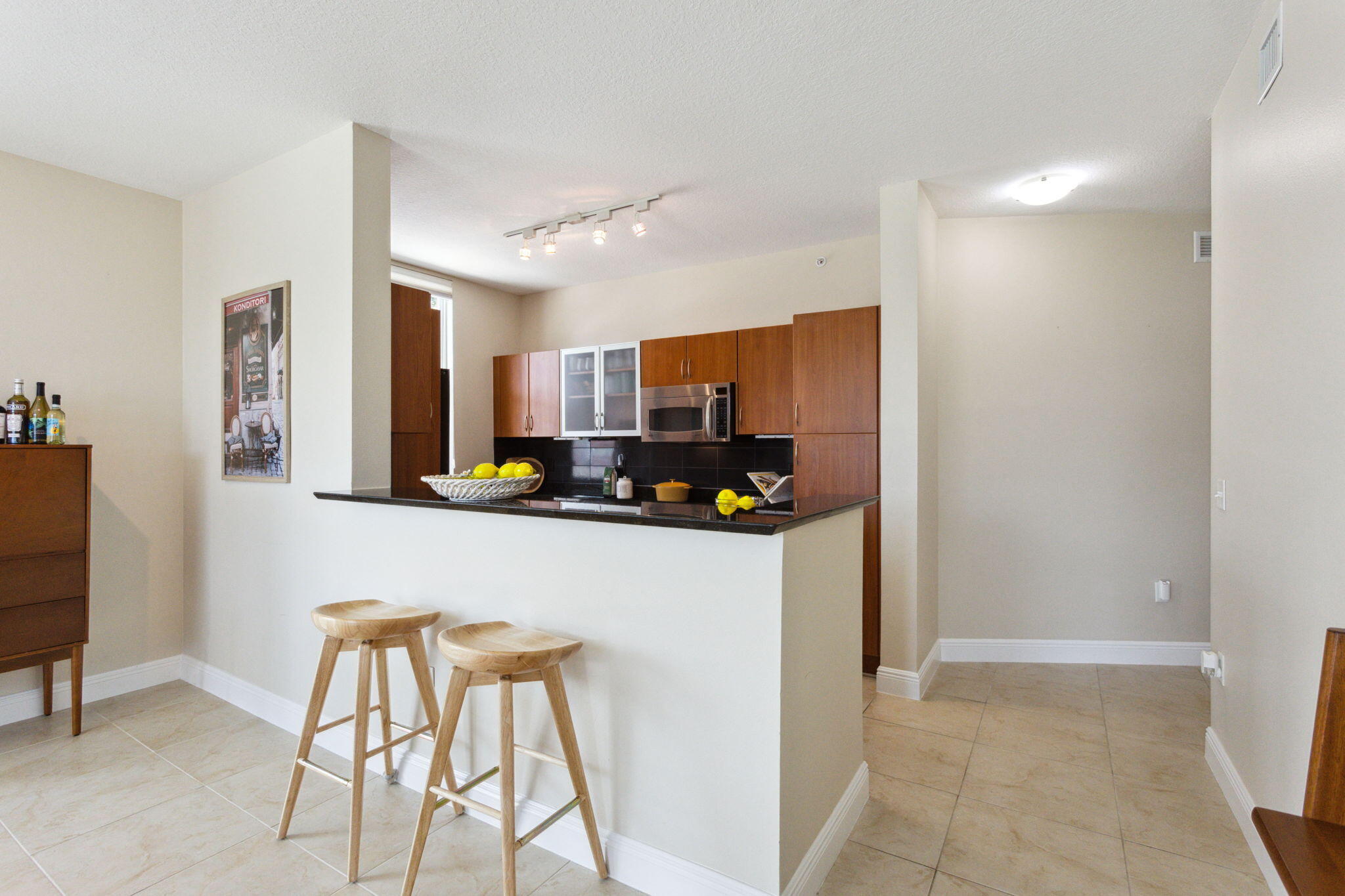 806 E Windward Way 217