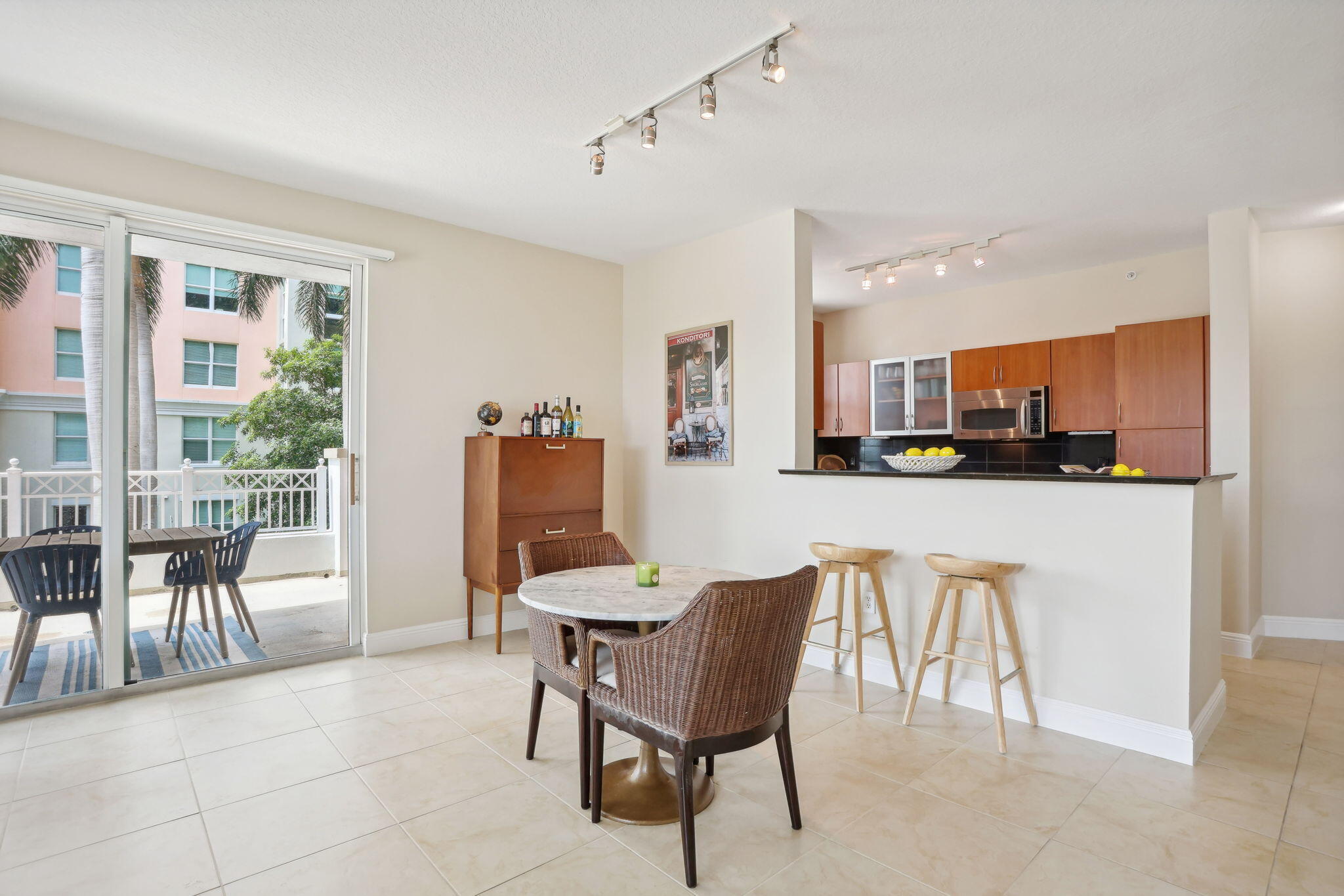 806 E Windward Way 217