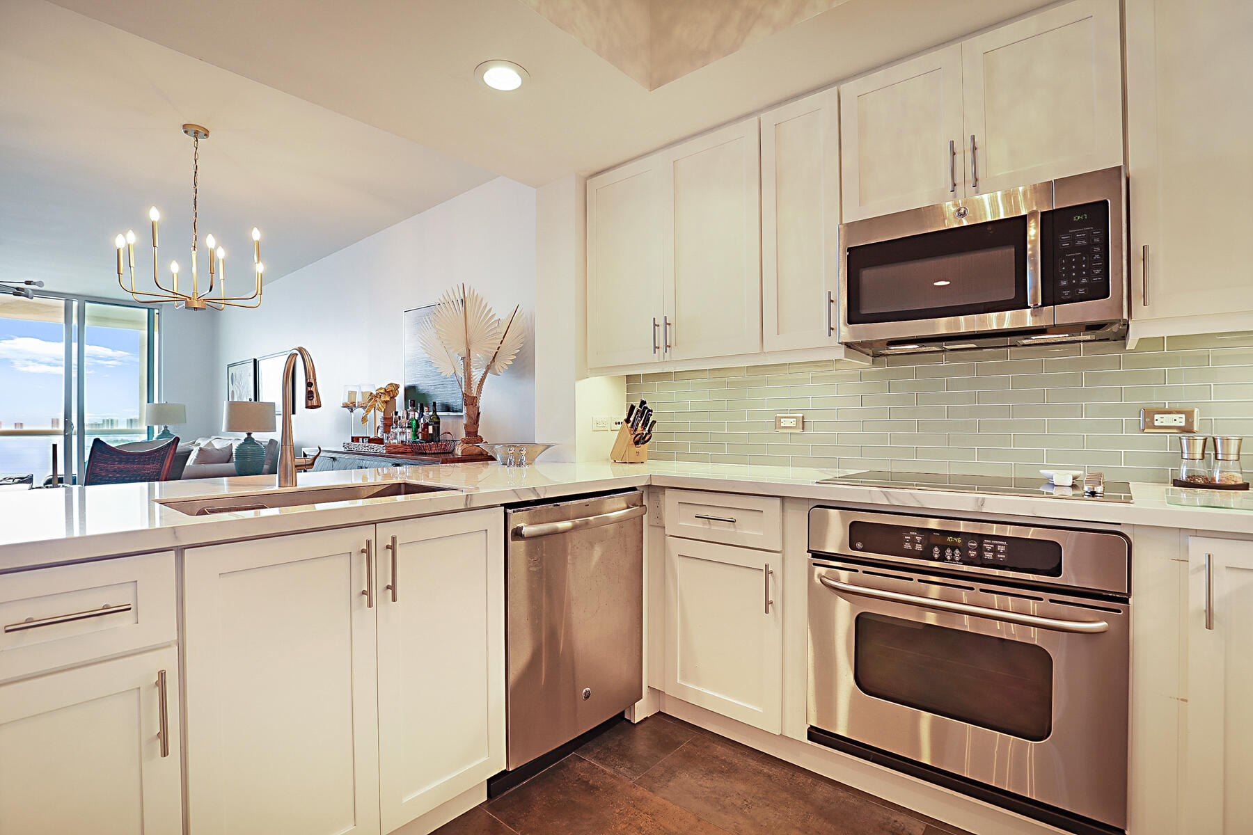 2650 Lake Shore Drive 1503