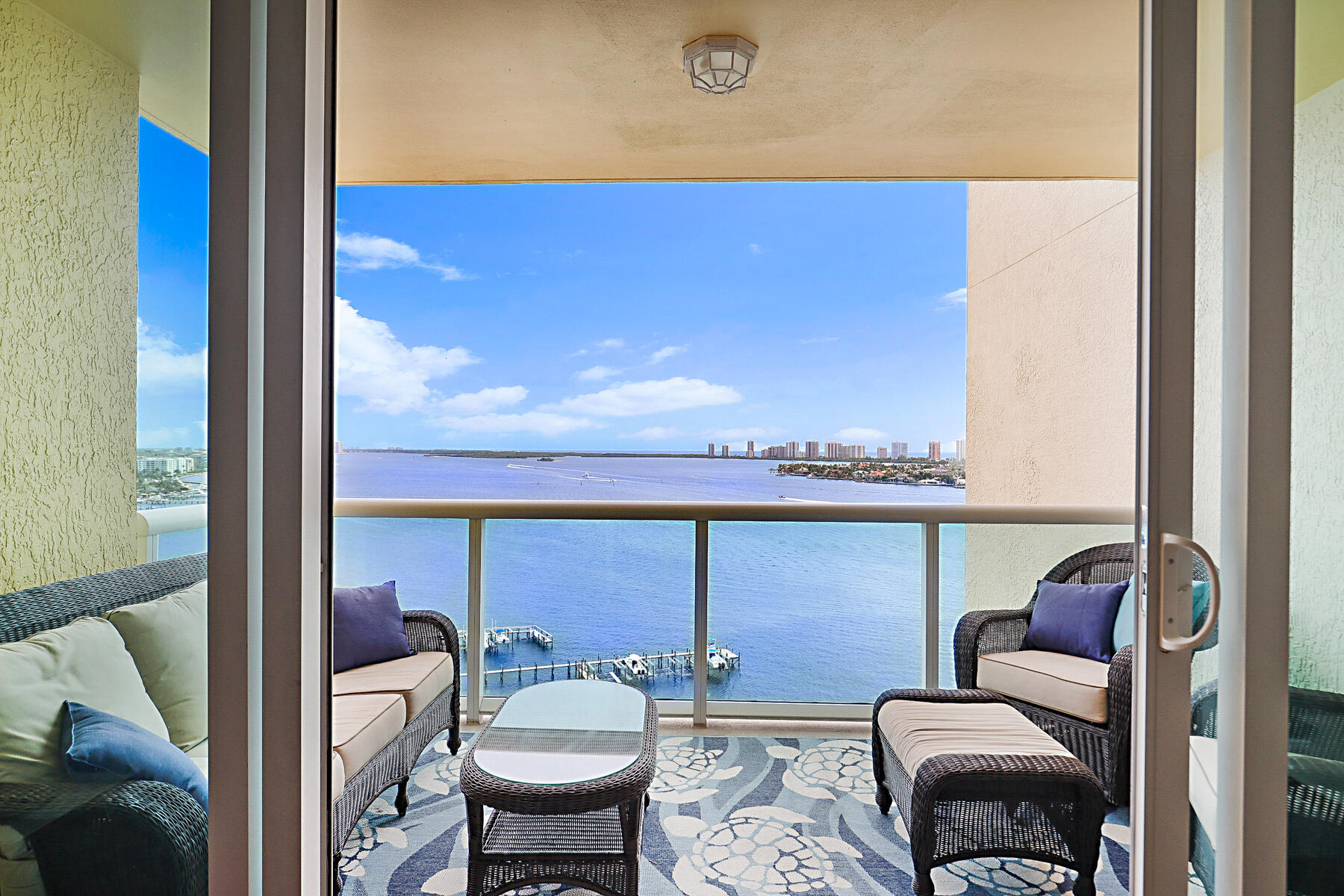 2650 Lake Shore Drive 1503