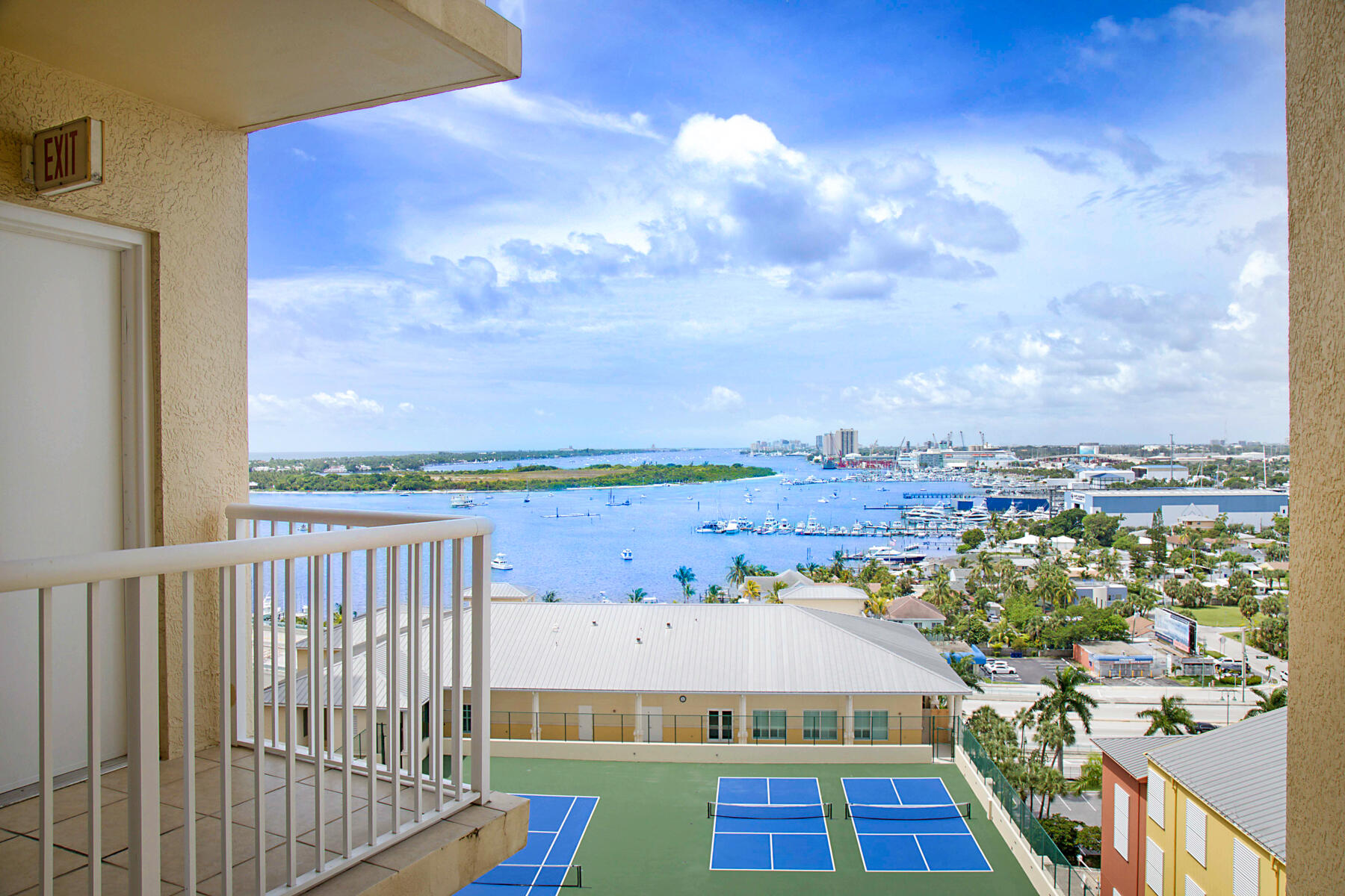 2650 Lake Shore Drive 1503