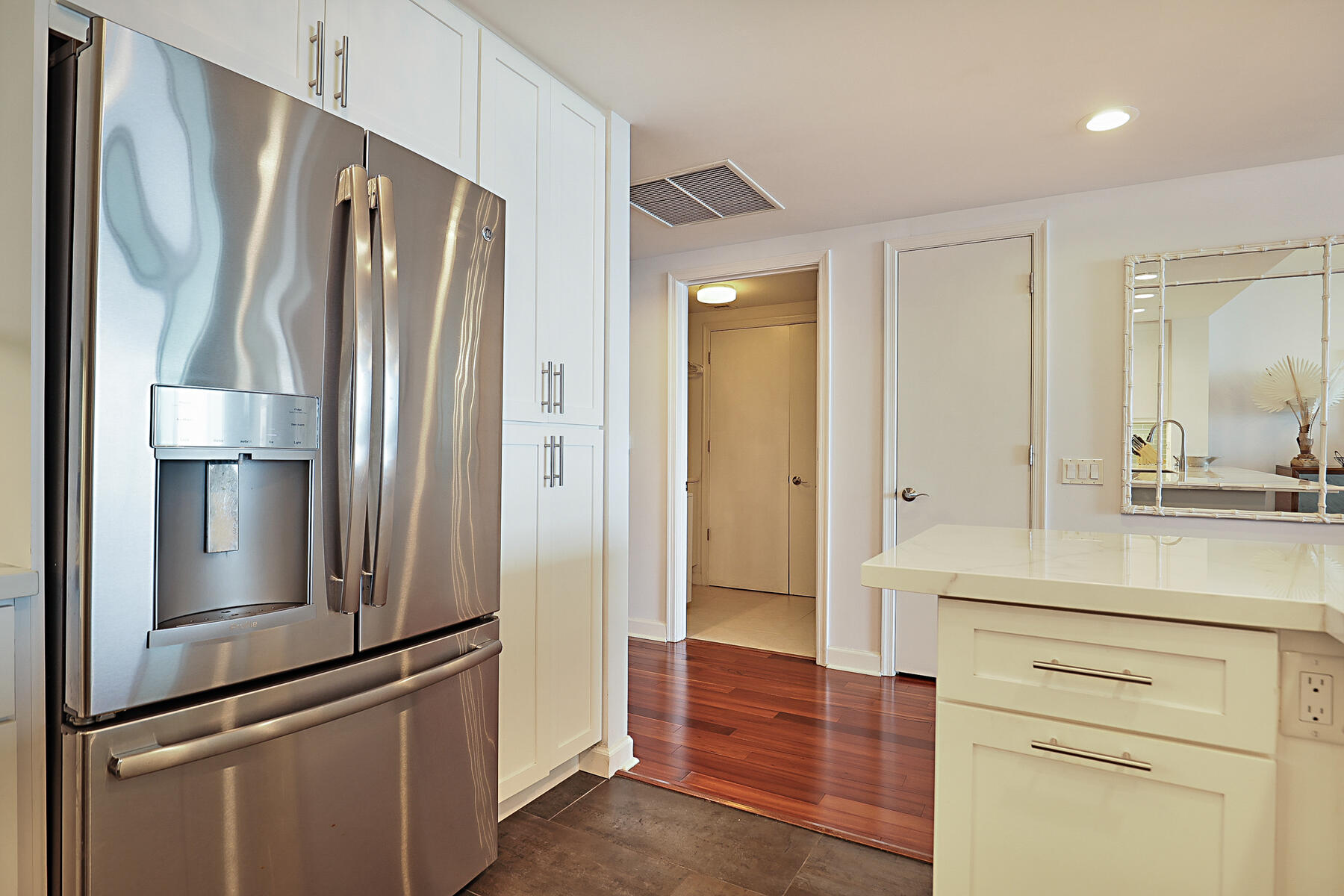 2650 Lake Shore Drive 1503