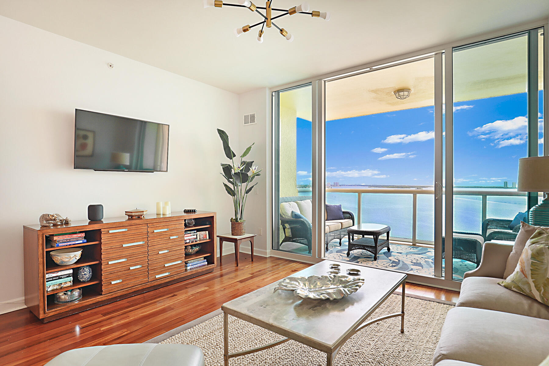 2650 Lake Shore Drive 1503