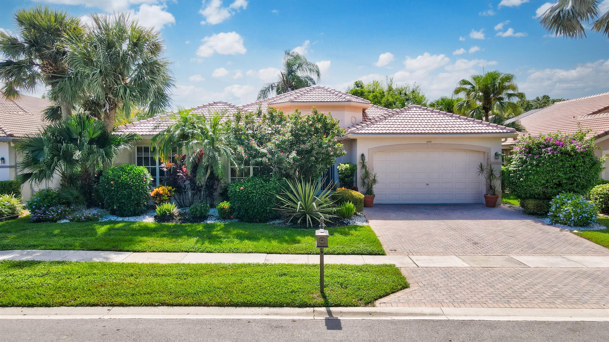 11717 Cardenas Boulevard