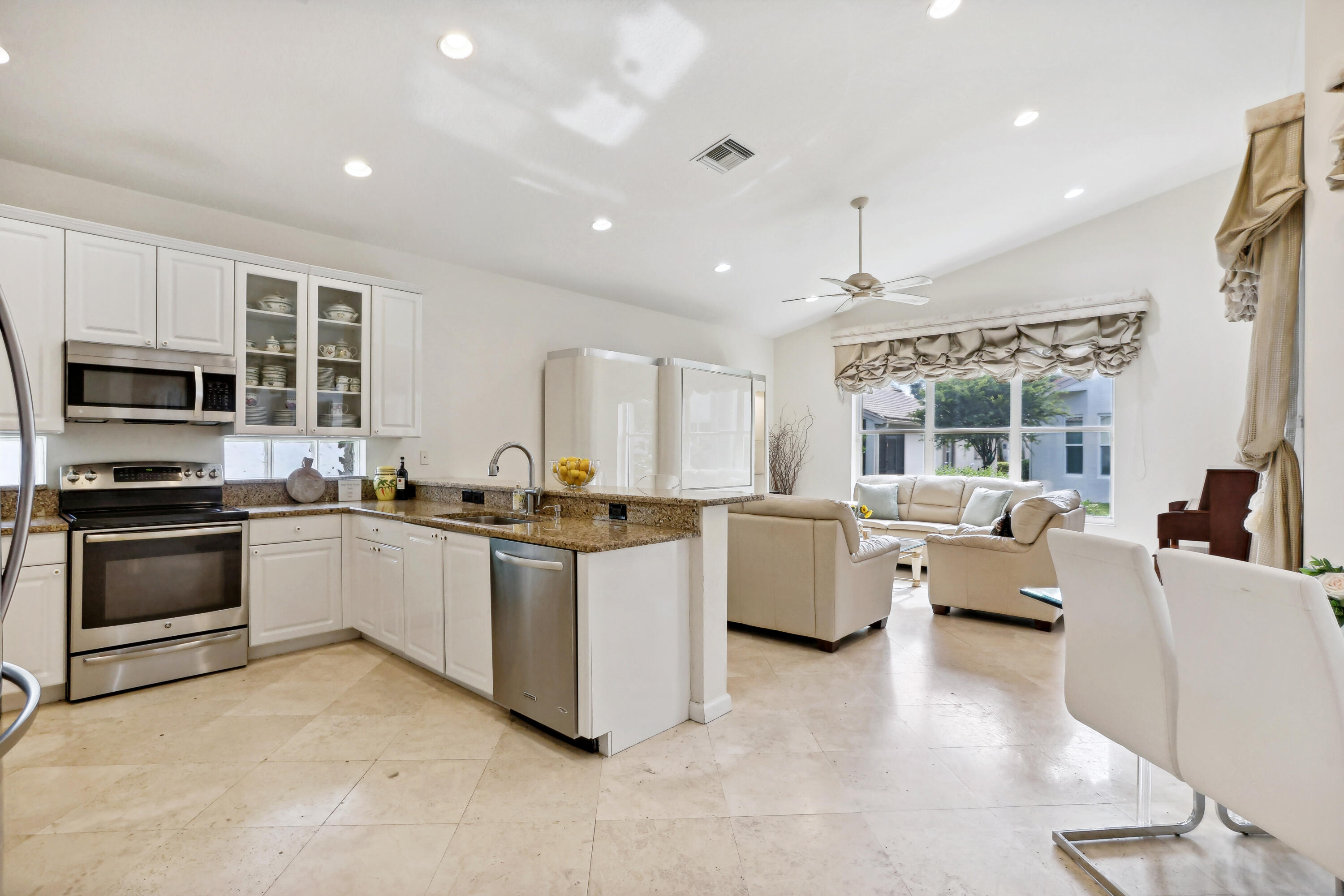 11717 Cardenas Boulevard