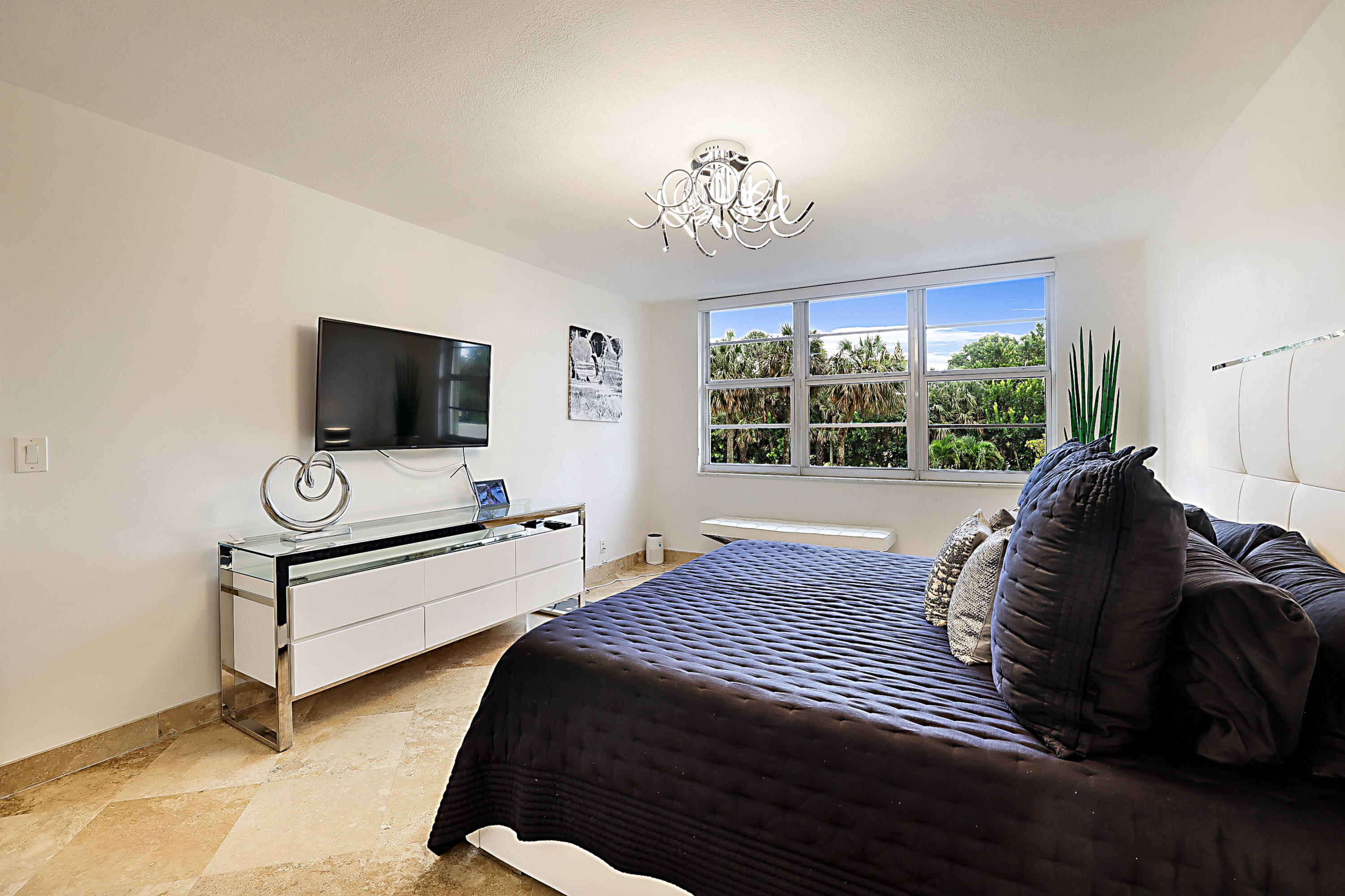 2121 N Ocean Boulevard 209e