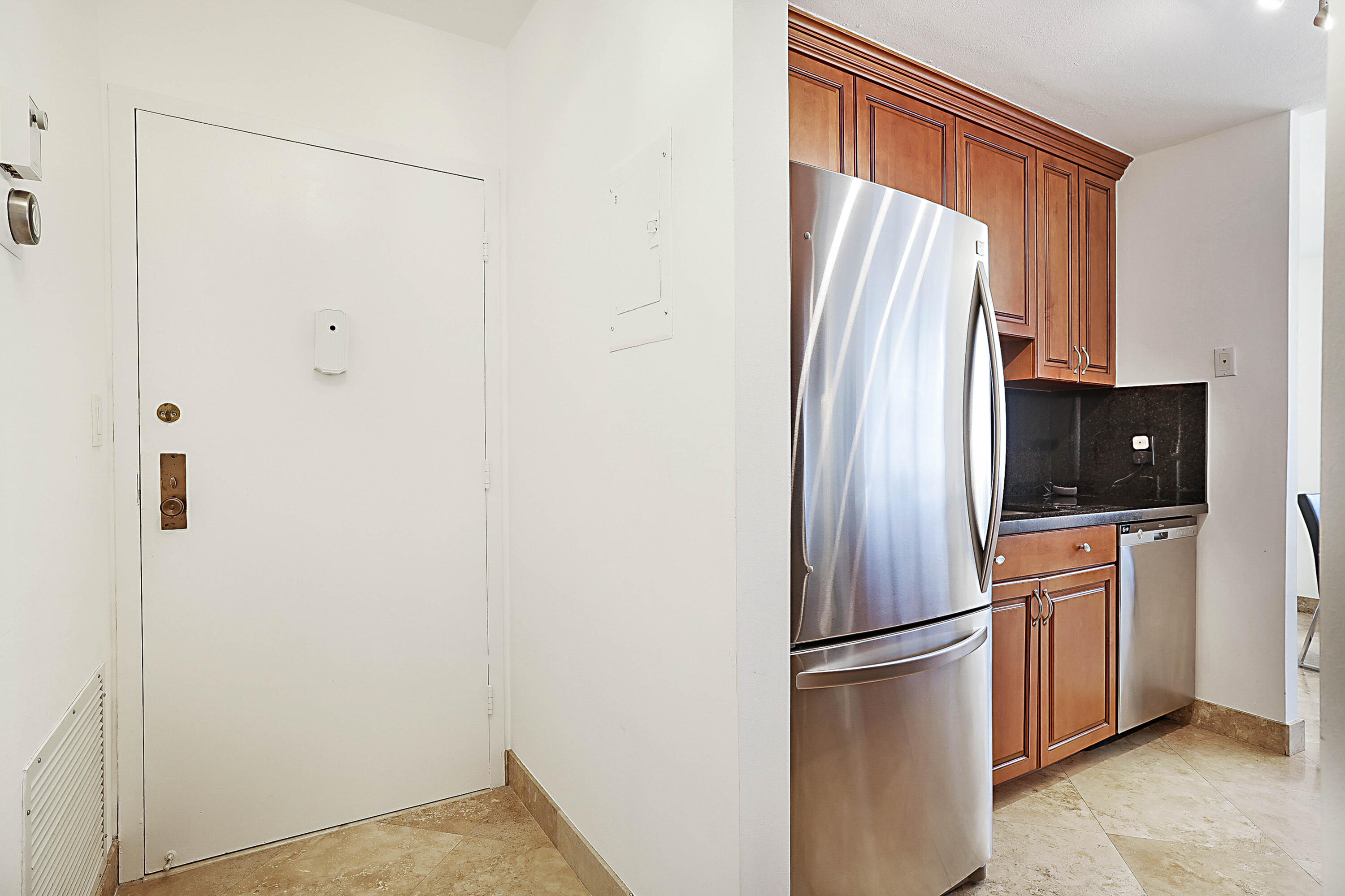 2121 N Ocean Boulevard 209e
