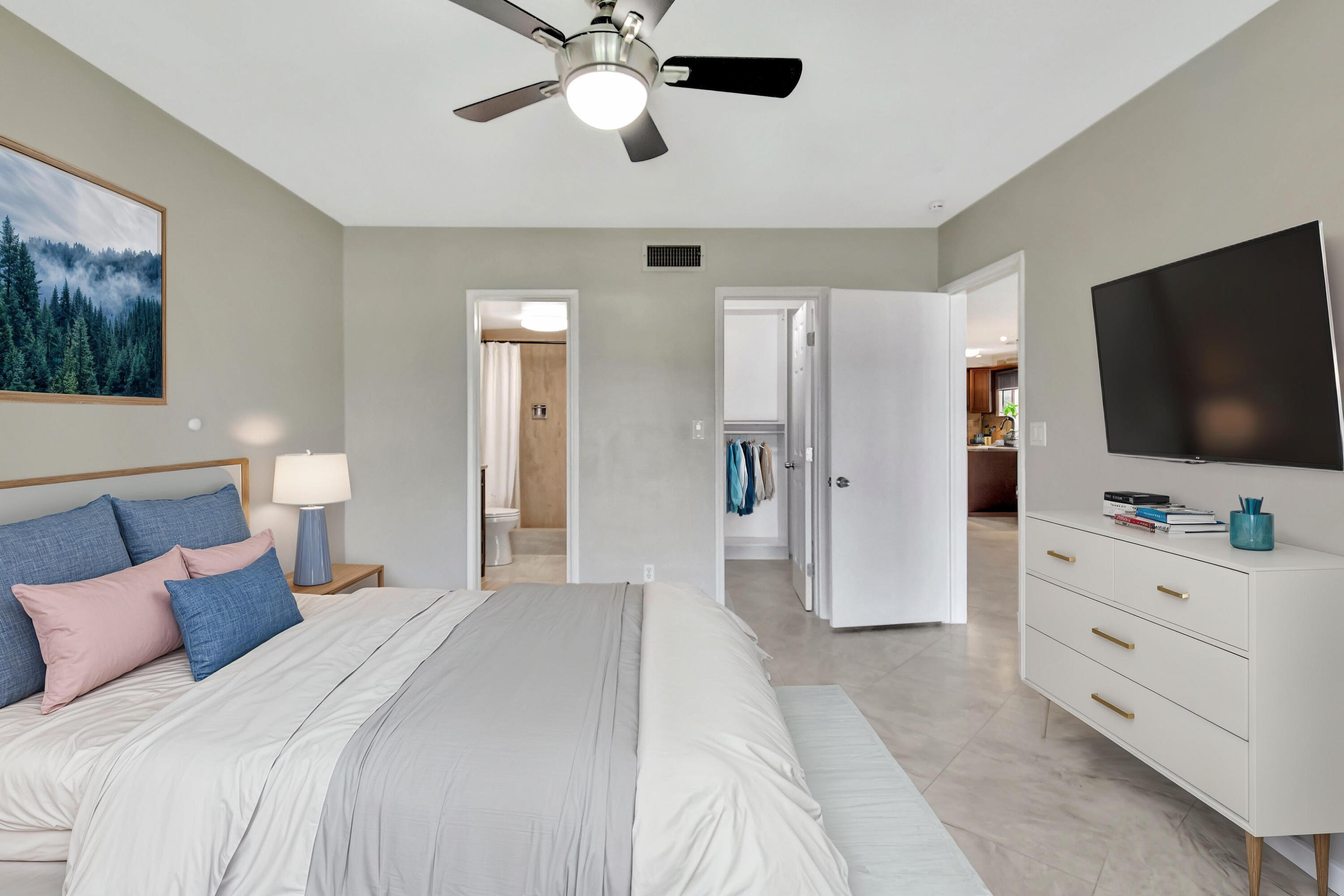 701 NE Harbour Terrace 205