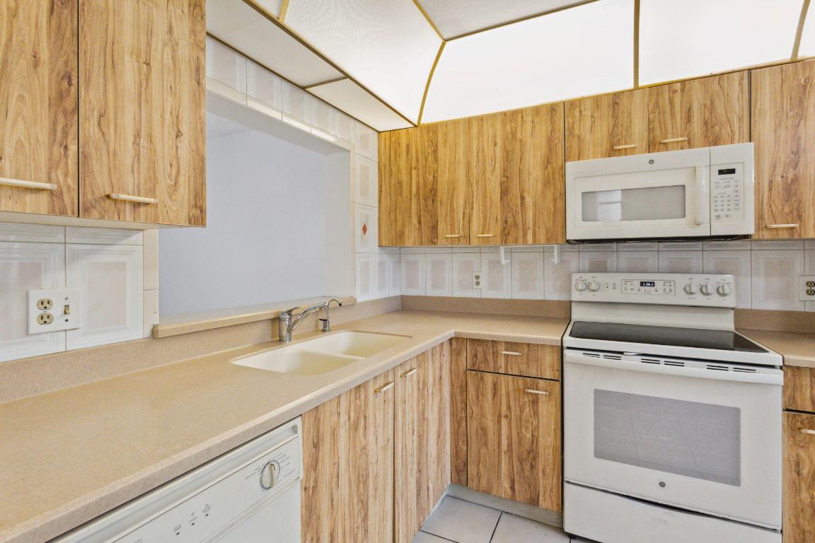 3377 Lucerne Park Drive