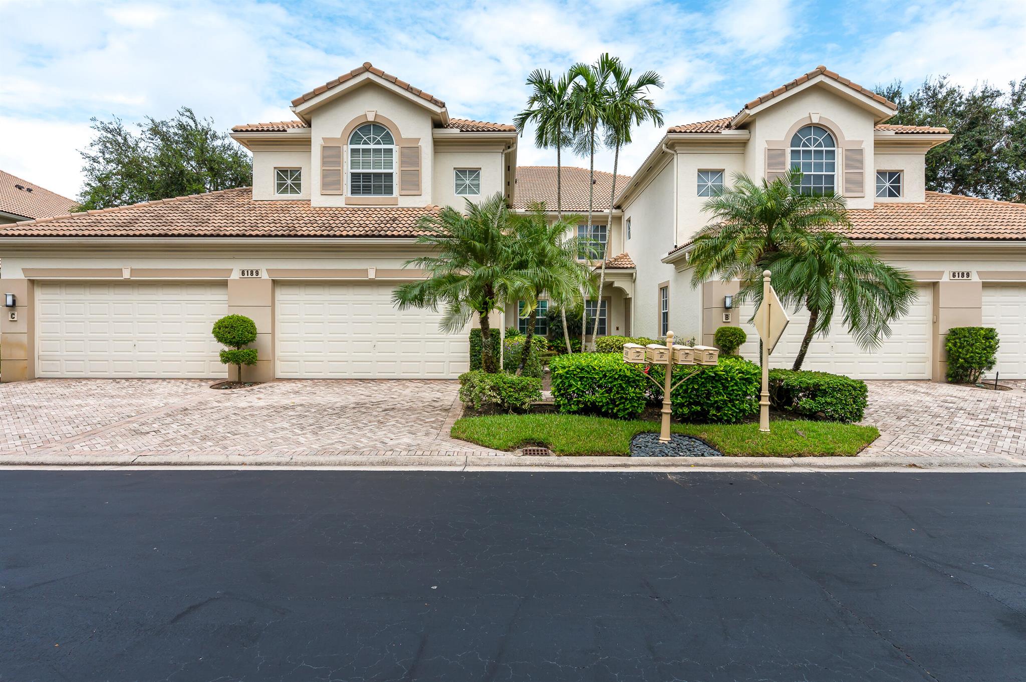 6189 Island Walk A