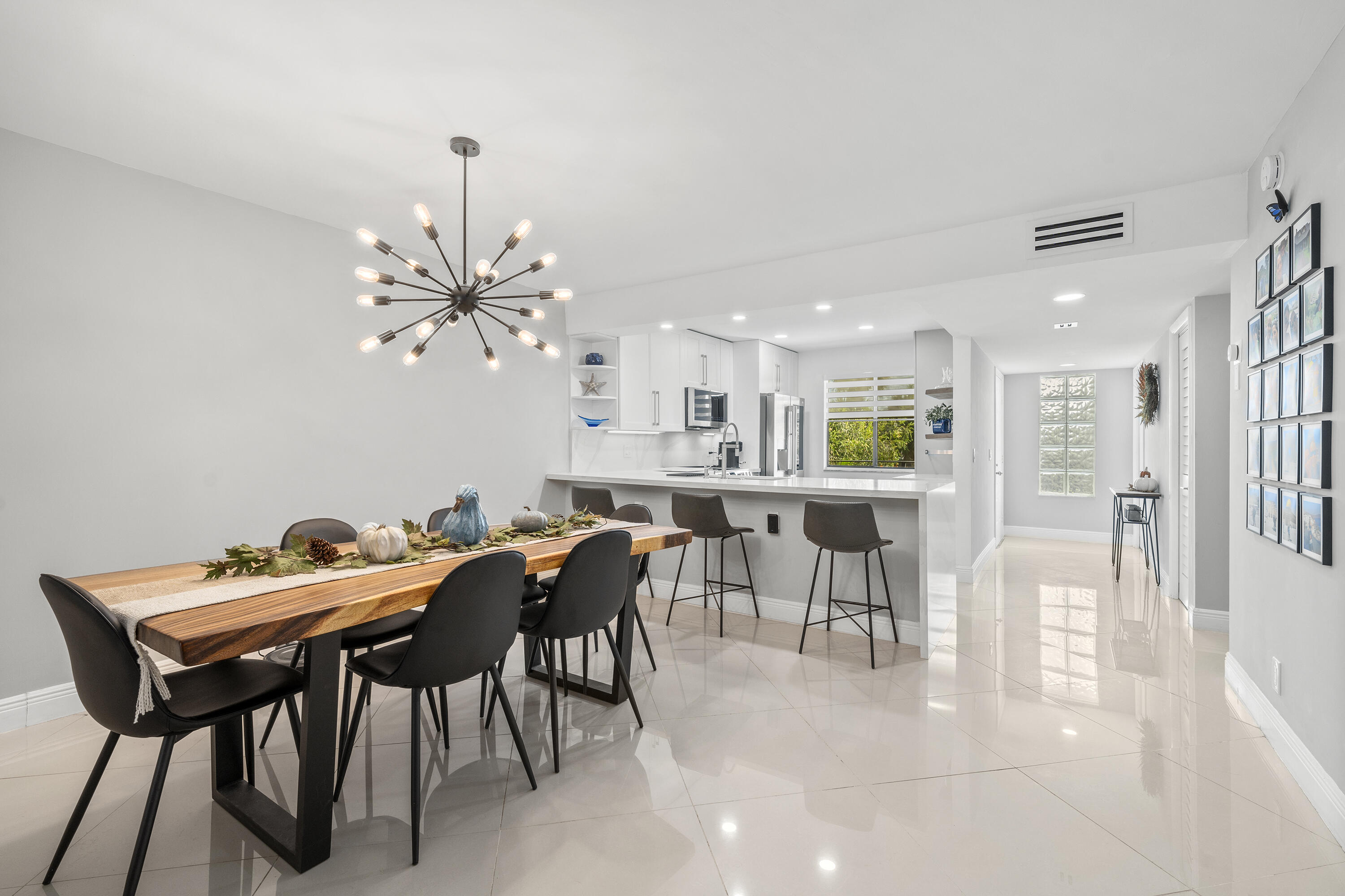 350 Lakeview Drive 202