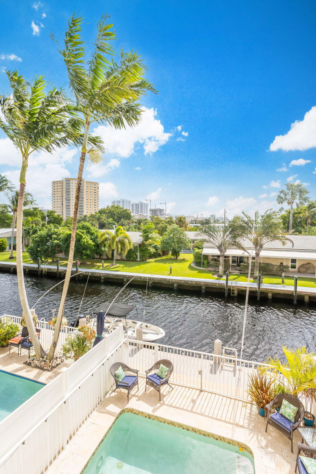 1051 S Riverside Drive